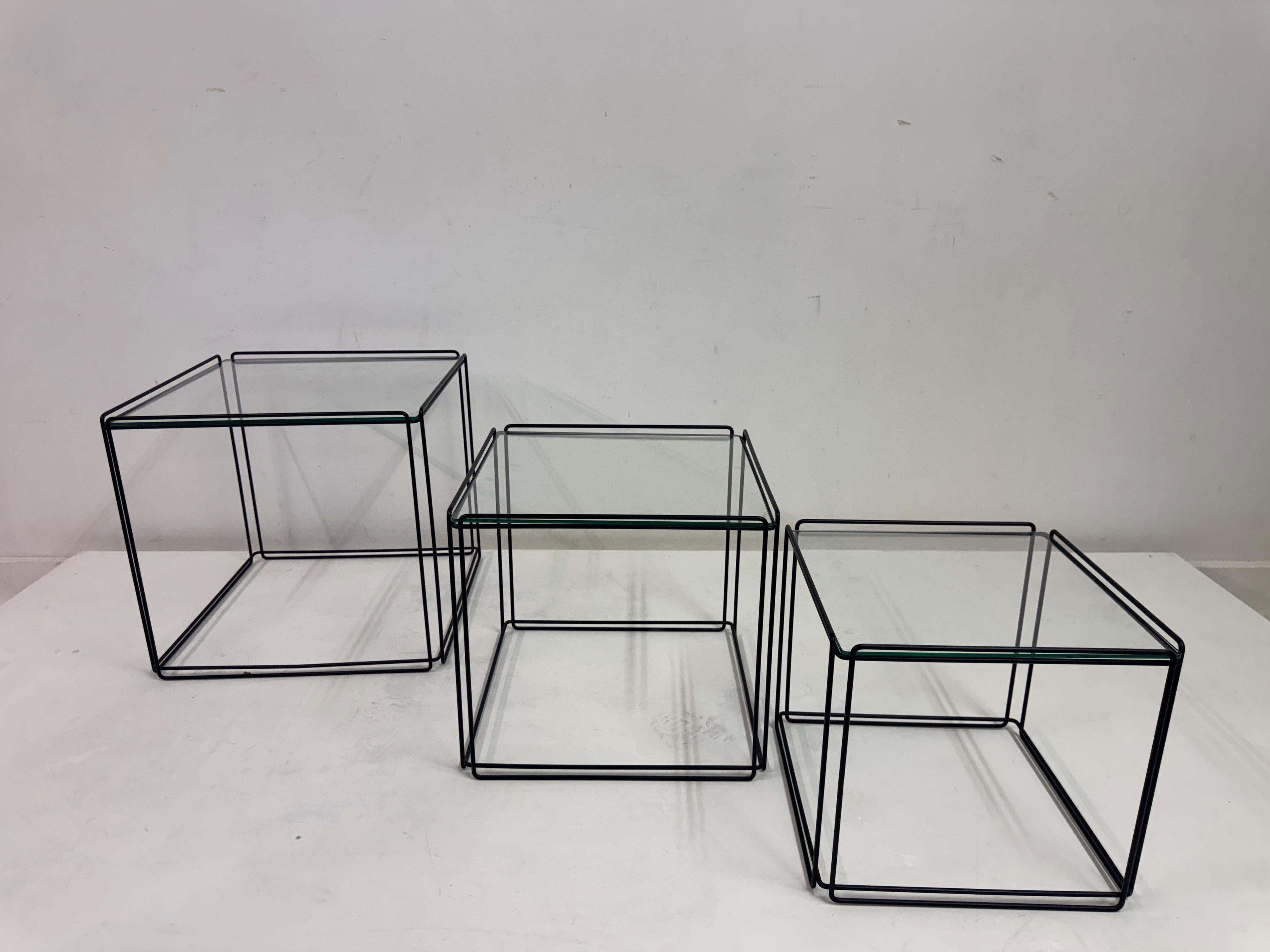 Nest von 'Isosceles' Tischen von Max Sauze für Atrow, Frankreich, 1970er im Angebot 1
