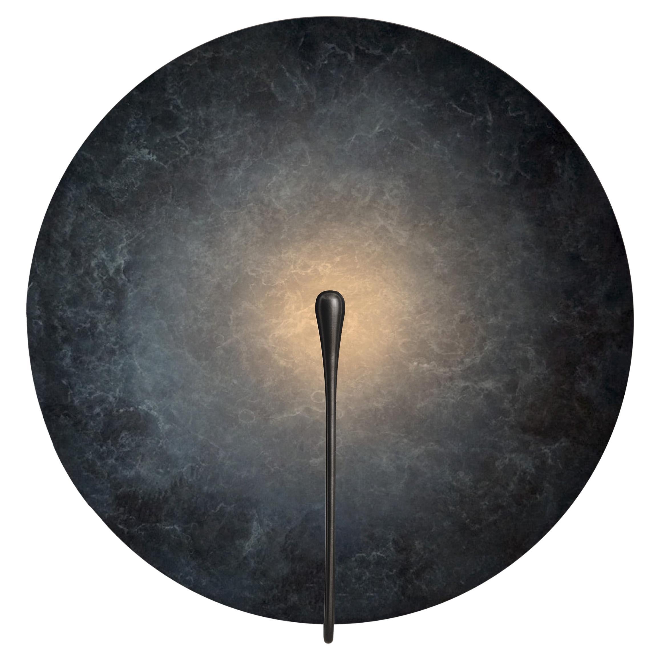 Cosmic Callisto XL", scendiletto da parete contemporaneo in ottone patinato fatto a mano