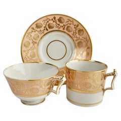 Flight Barr & Barr Teebecher Trio, pfirsichfarbene vergoldete Erdbeer, Regency, um 1815