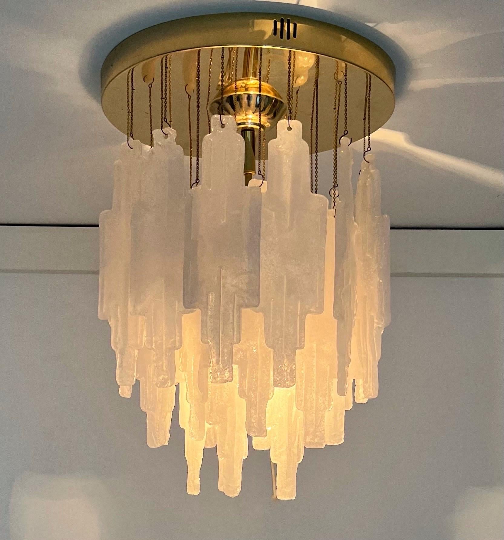 Italian Mid-Century Snow White Murano Glass Chandelier by Poliarte, 1970s For Sale 1