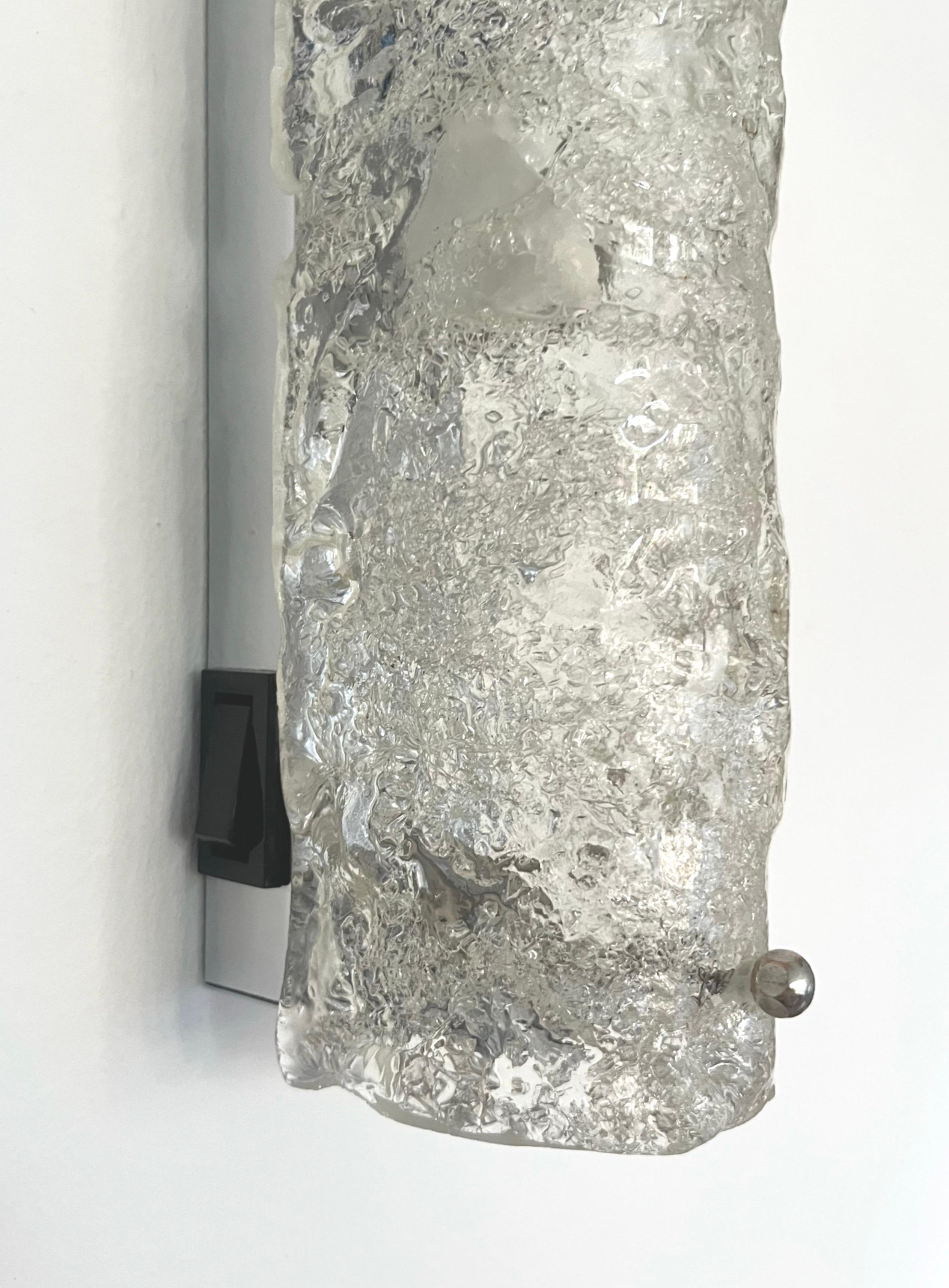 Deutsche Wandleuchter aus Murano-Eisglas aus der Mitte des Jahrhunderts von Hillebrand, 1970er Jahre, Paar (Ende des 20. Jahrhunderts) im Angebot