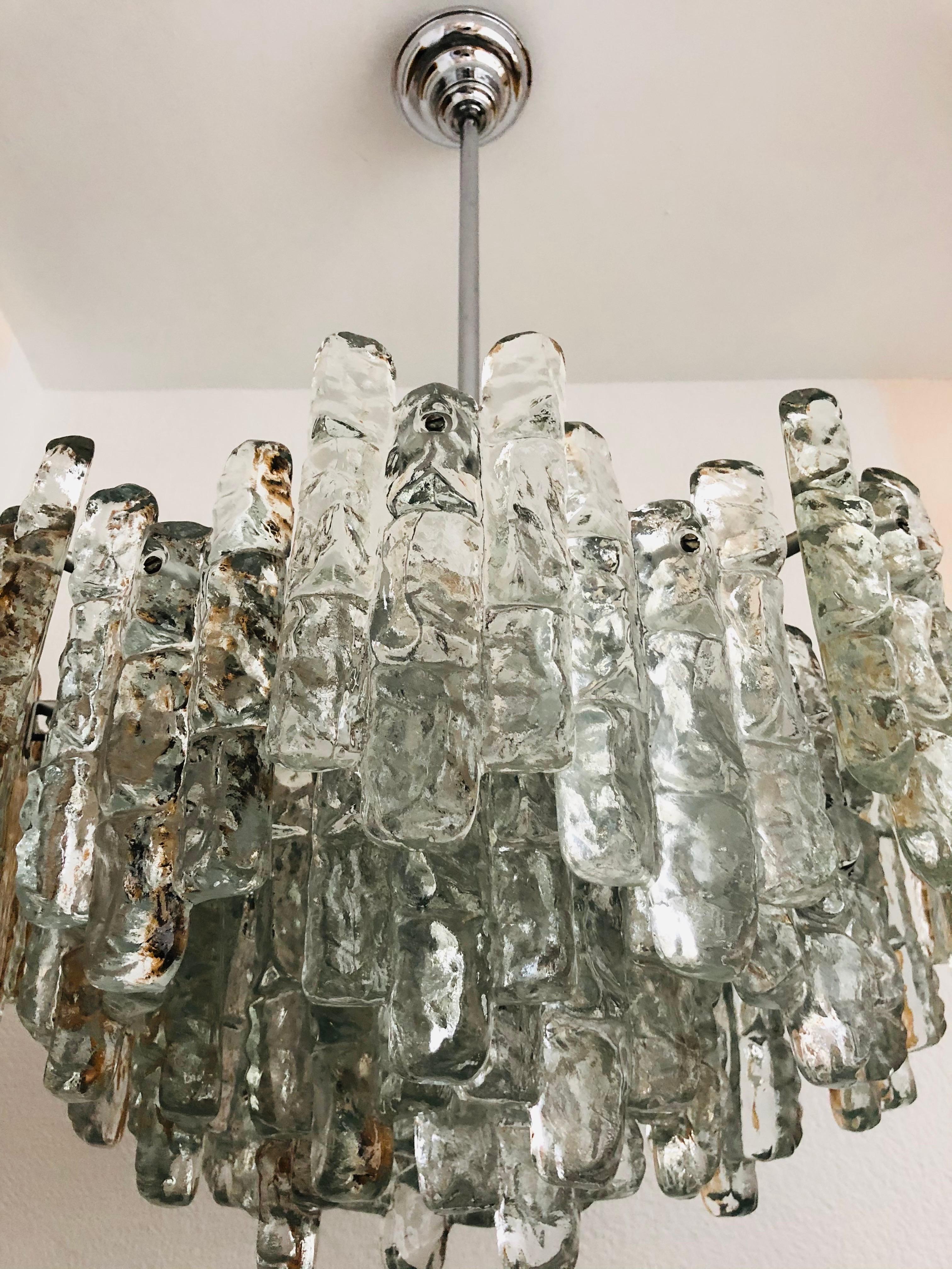 Fine XVII secolo Grande lampadario austriaco in vetro di Murano del Medioevo di Kalmar, anni '70 in vendita