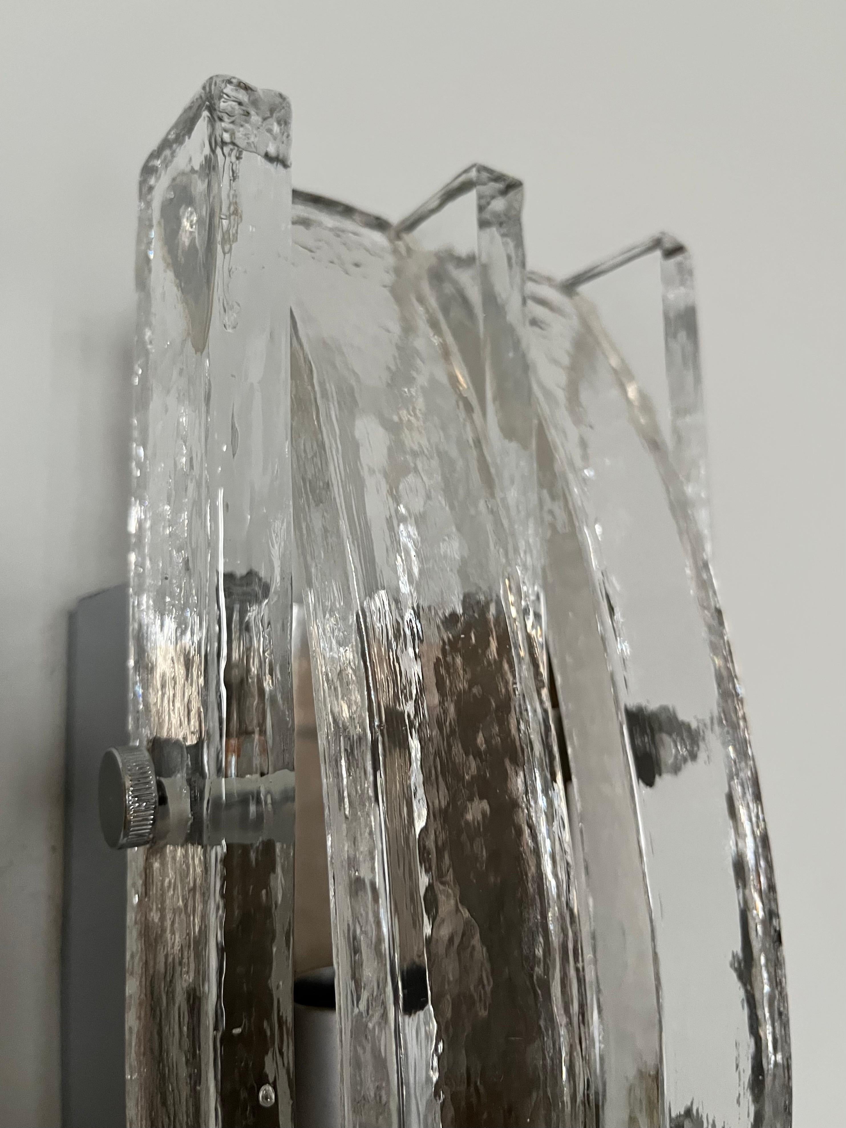Italian Midcentury Pair of Clear Murano Wall Sconces by Poliarte, 1970s For Sale 4