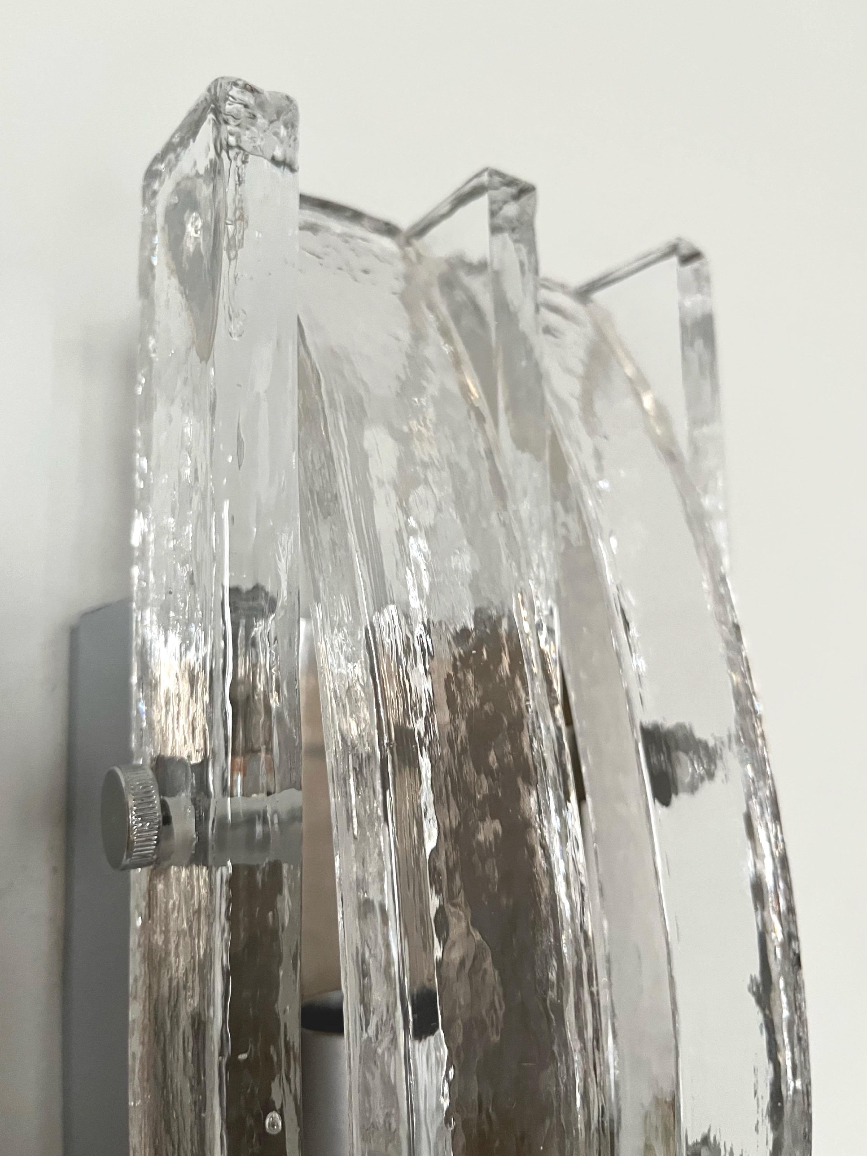 Italian Midcentury Pair of Clear Murano Wall Sconces by Poliarte, 1970s For Sale 1