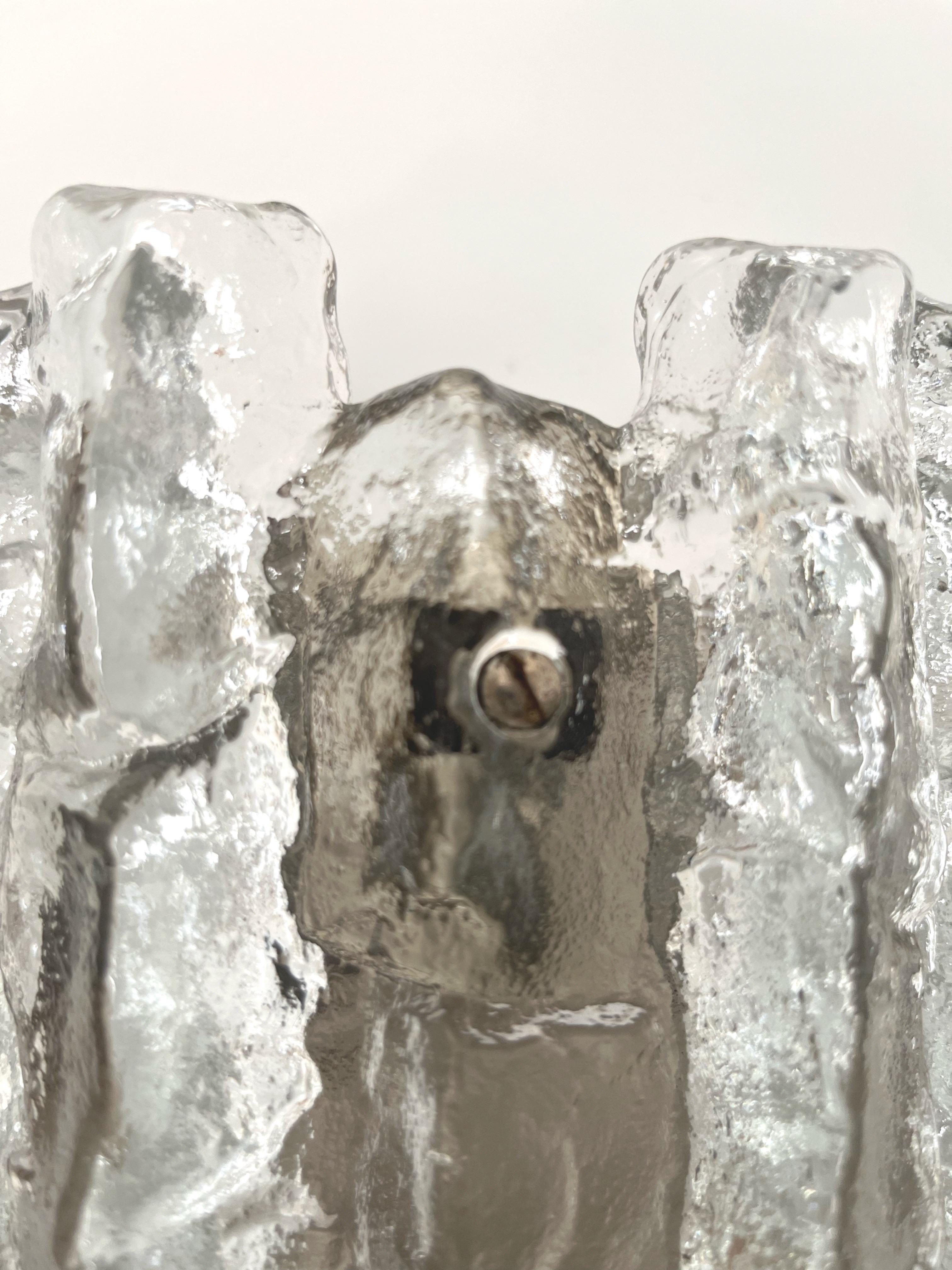 Lustre autrichien du milieu du siècle dernier en verre de glace par Kalmar, modèle « Sierra », 1970 en vente 1