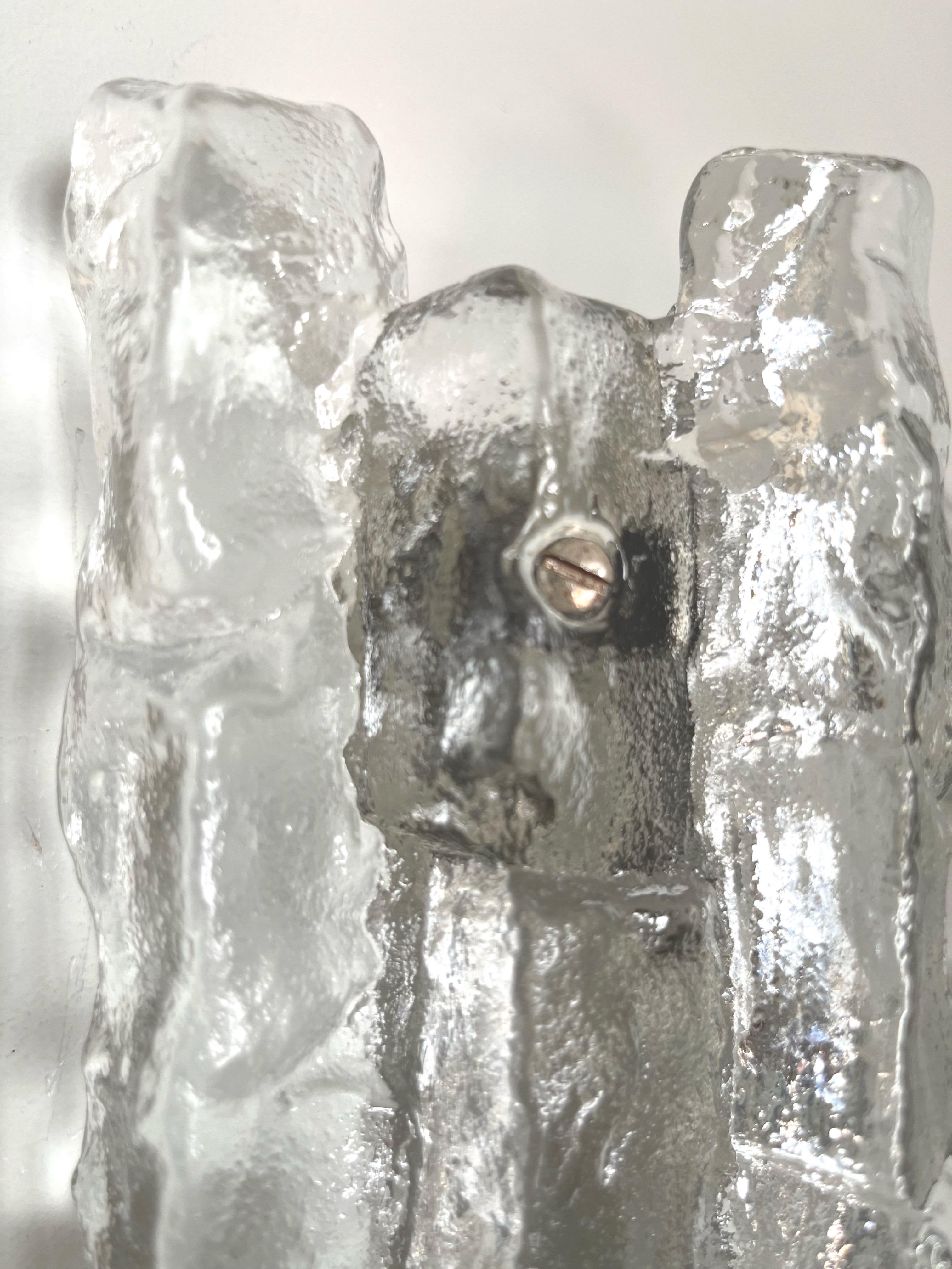 Lustre autrichien du milieu du siècle dernier en verre de glace par Kalmar, modèle « Sierra », 1970 en vente 2