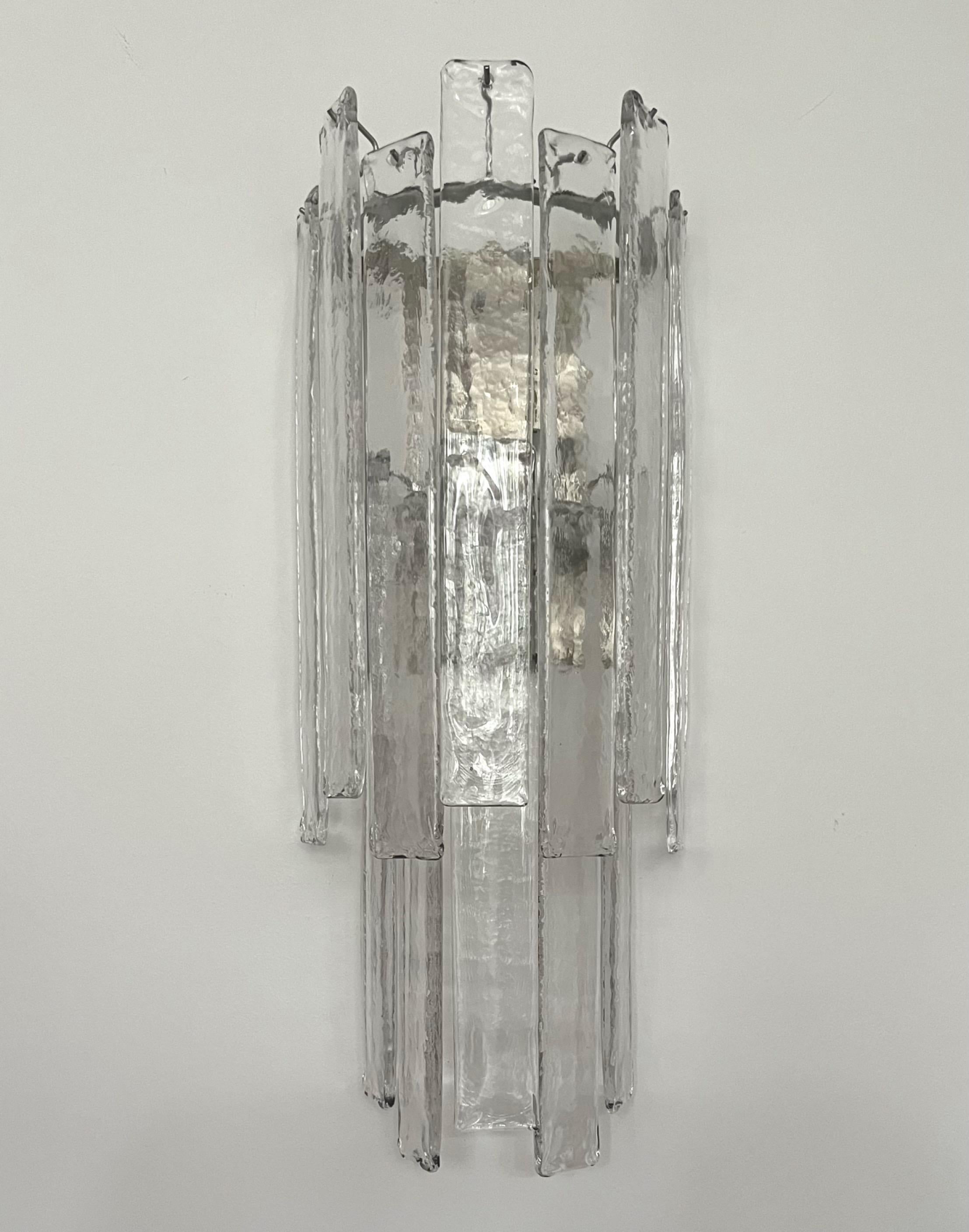 Mid-Century moderno Coppia di lampade da parete lunghe e trasparenti di Mazzega Murano, anni '70, Italia Midcentury in vendita