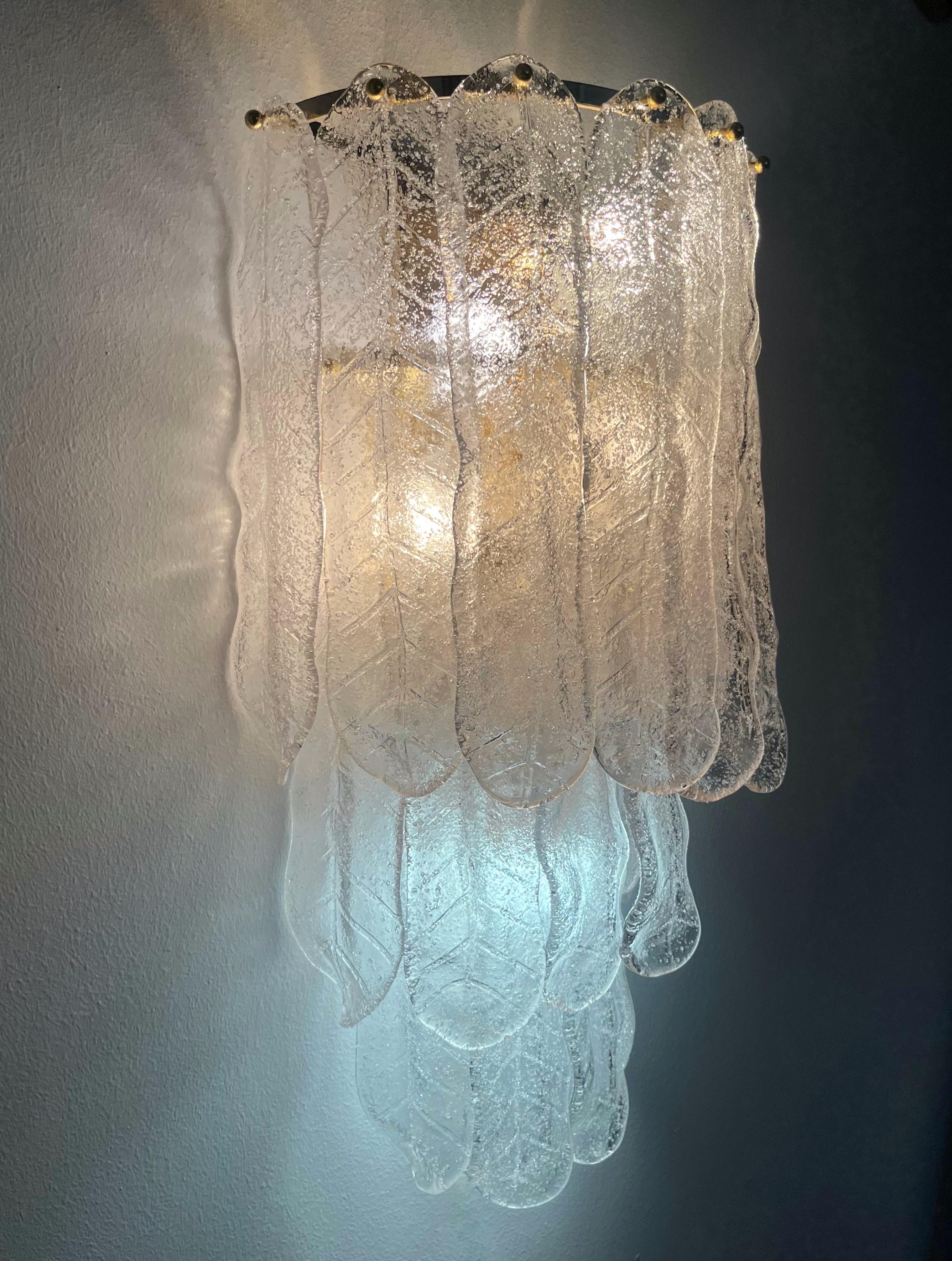 Grande paire d'appliques murales italiennes mi-siècle unique de Murano par Mazzega, 1970 en vente 3