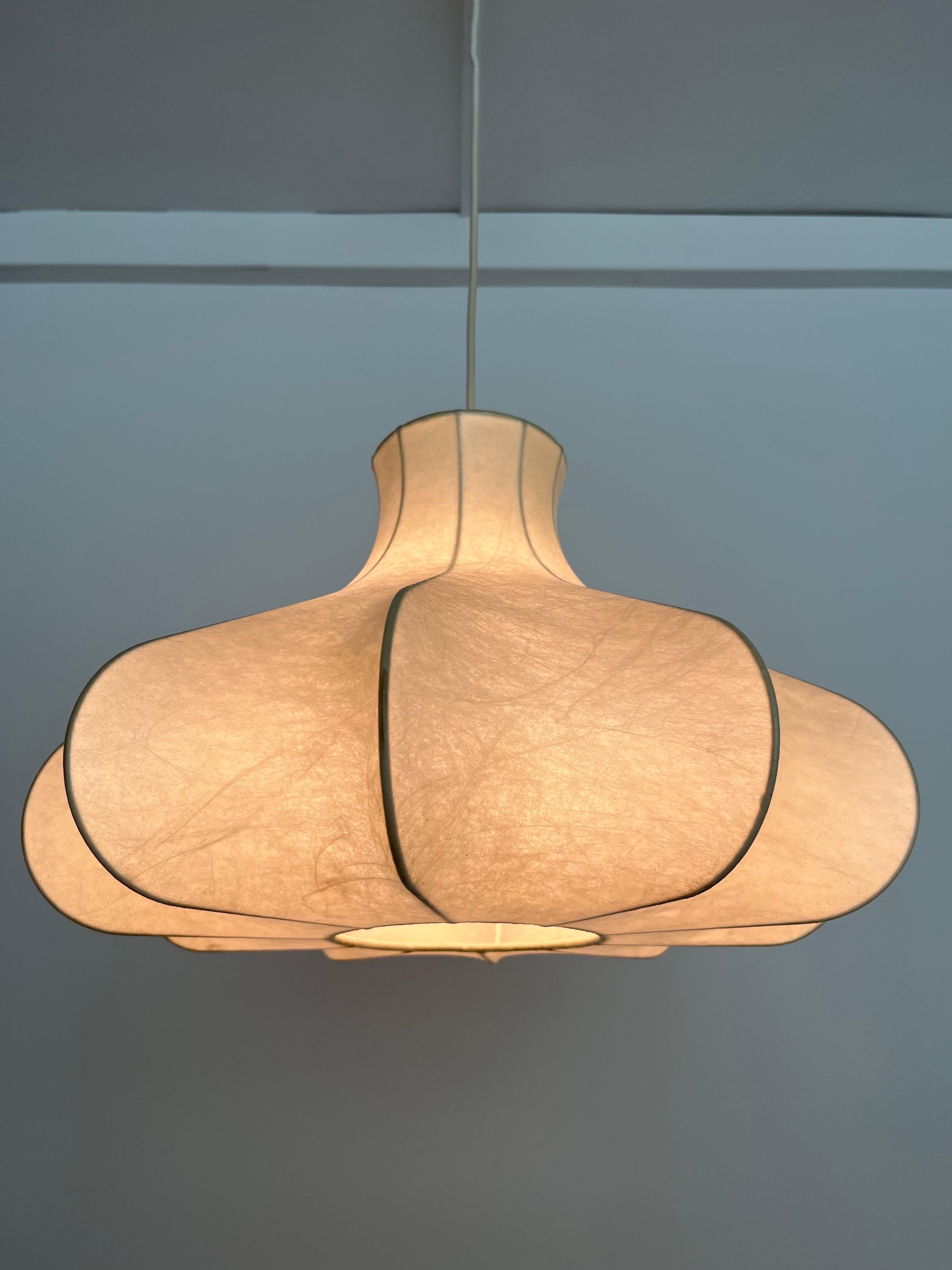 Deutscher Blumenkronleuchter „Cocoon“ aus der Mitte des Jahrhunderts von Goldkant Leuchten, 1960er Jahre im Angebot 4