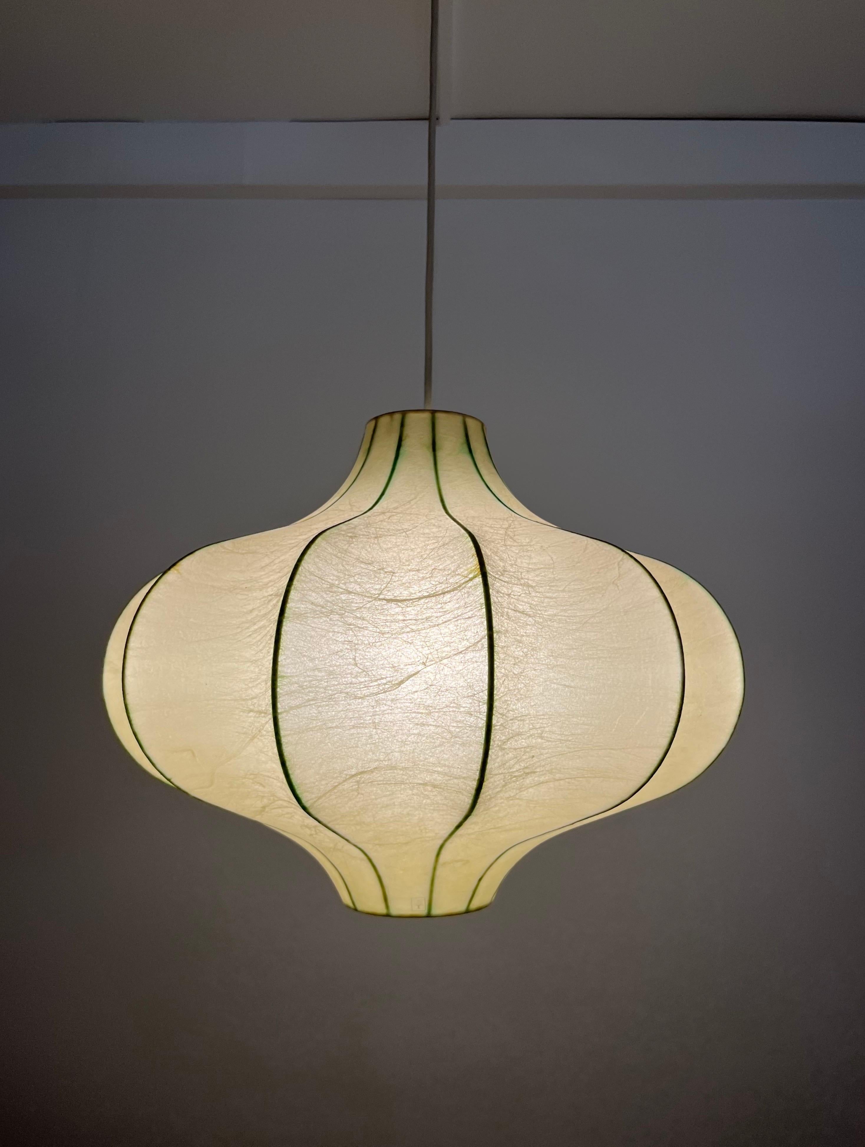 Deutscher „Cocoon“-Kronleuchter aus der Mitte des Jahrhunderts von Goldkant Leuchten, 1970er Jahre (Moderne der Mitte des Jahrhunderts) im Angebot