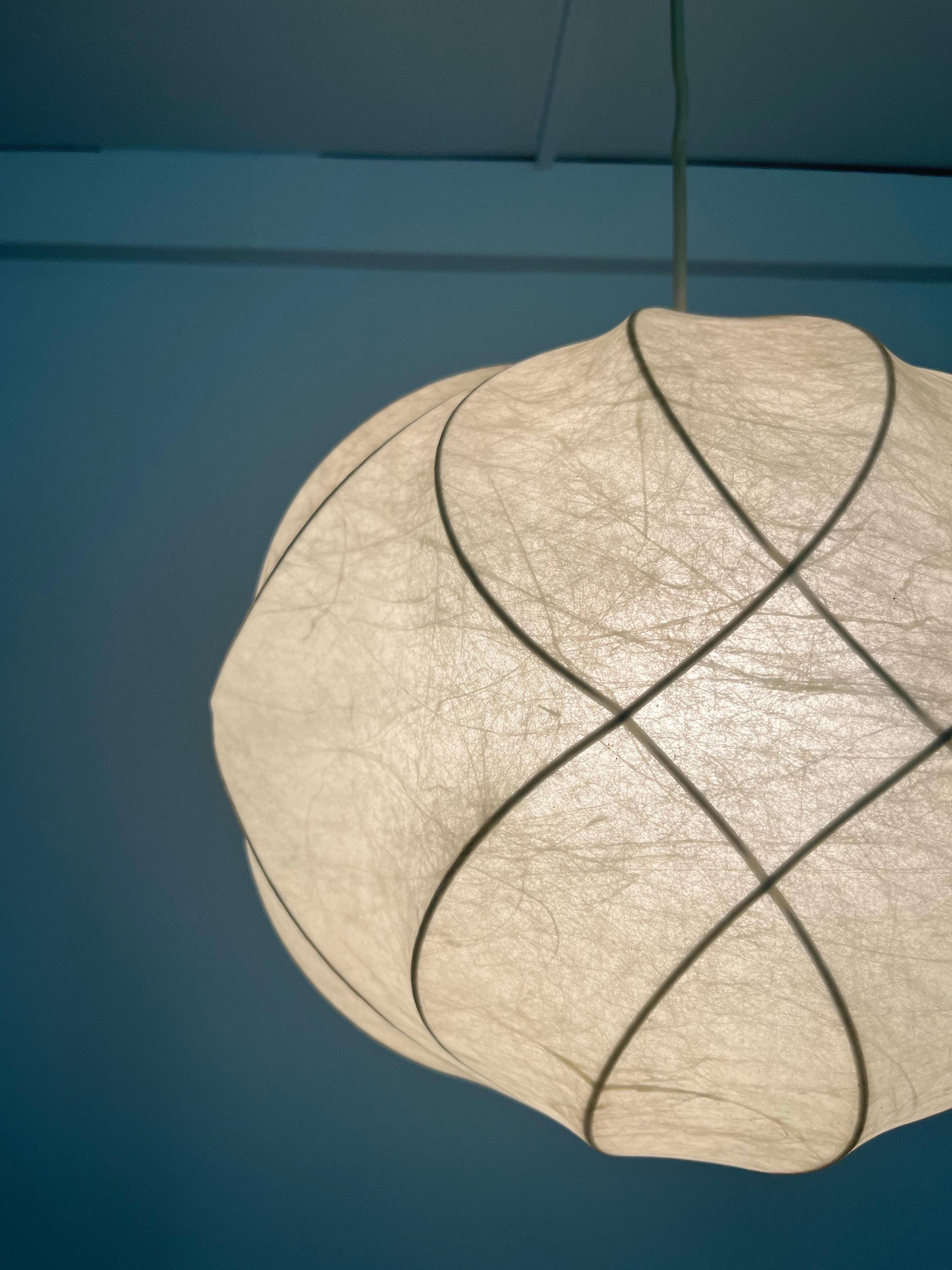 Metallo Lampadario Cocoon tedesco di metà secolo di Friedel Wauer per Goldkant, anni '60 in vendita