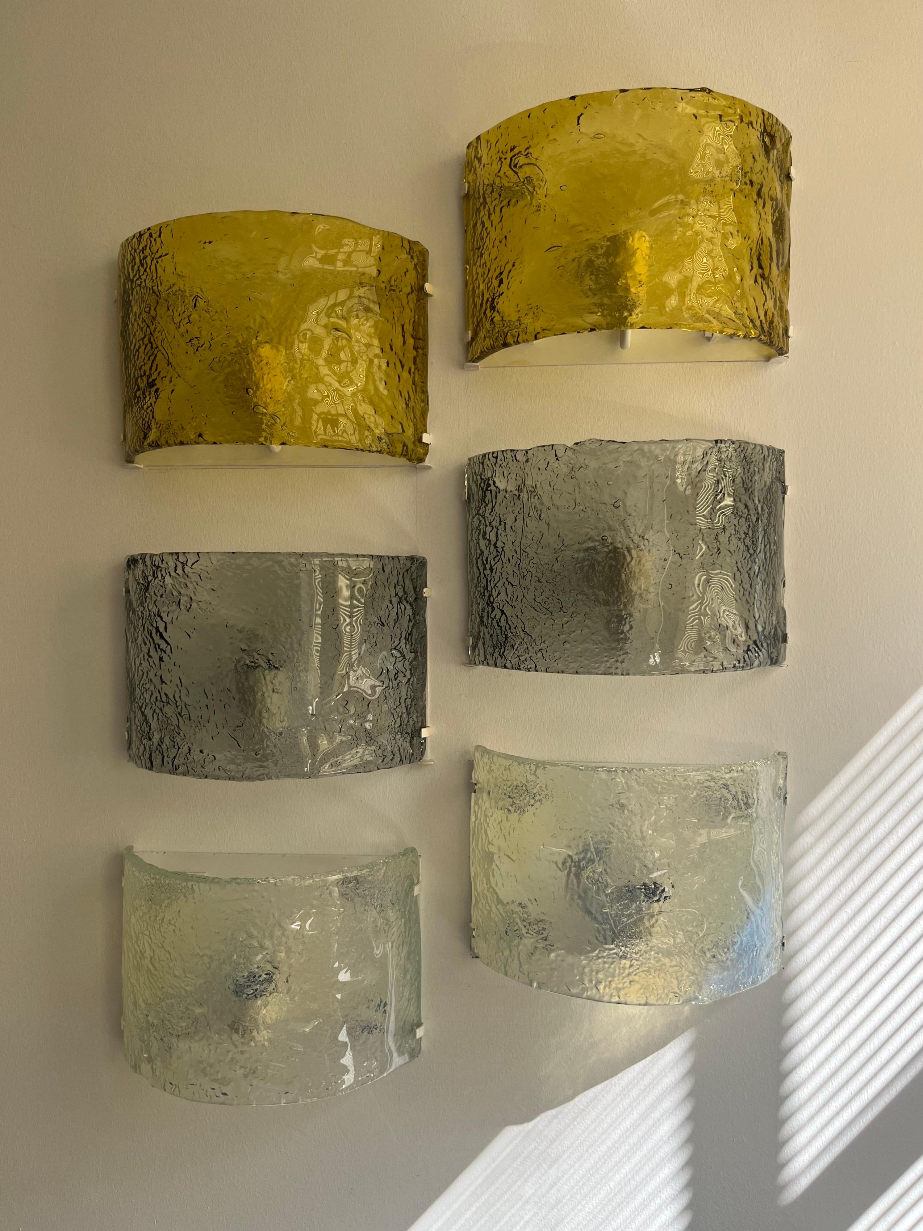 Paire d'appliques murales italiennes iridescentes de Murano par Carlo Nason pour Mazzega, 1970 en vente 16