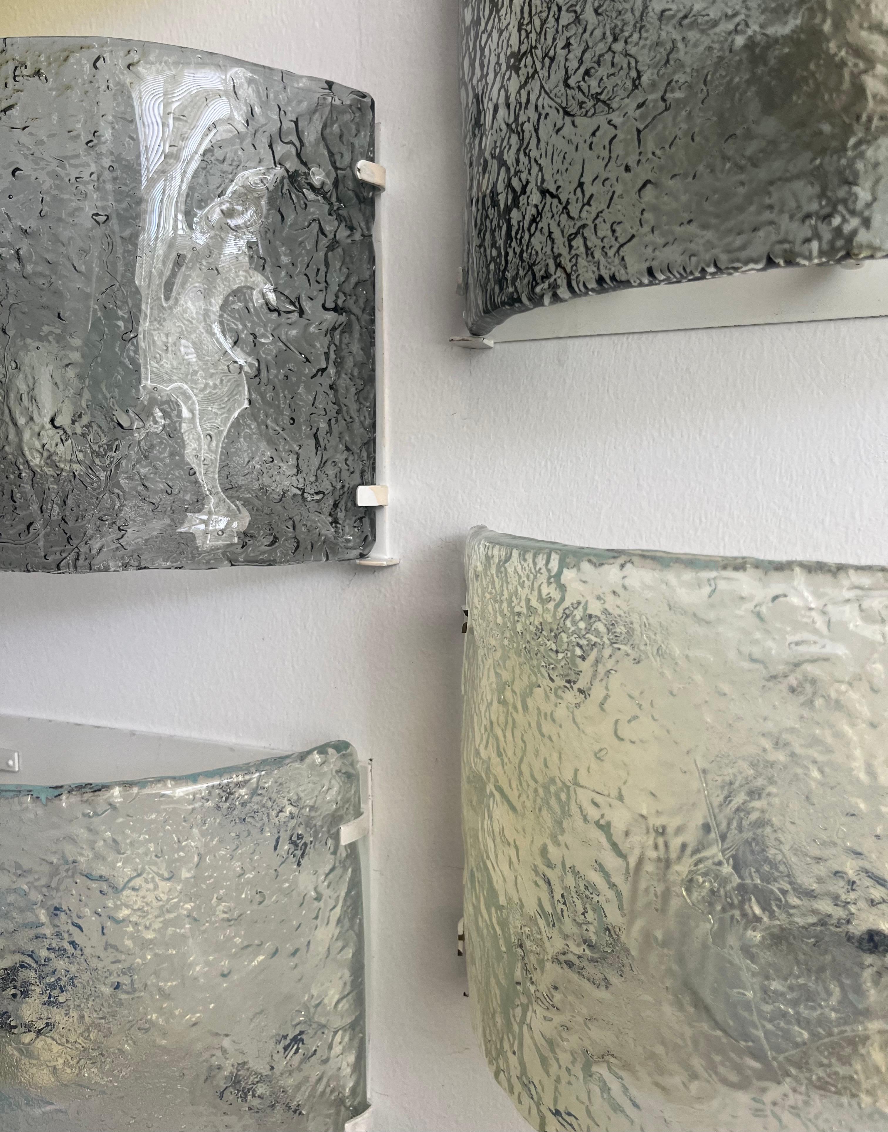 Juego de cuatro apliques de pared de Murano iridiscente de Carlo Nason para Mazzega, años 70 en venta 19