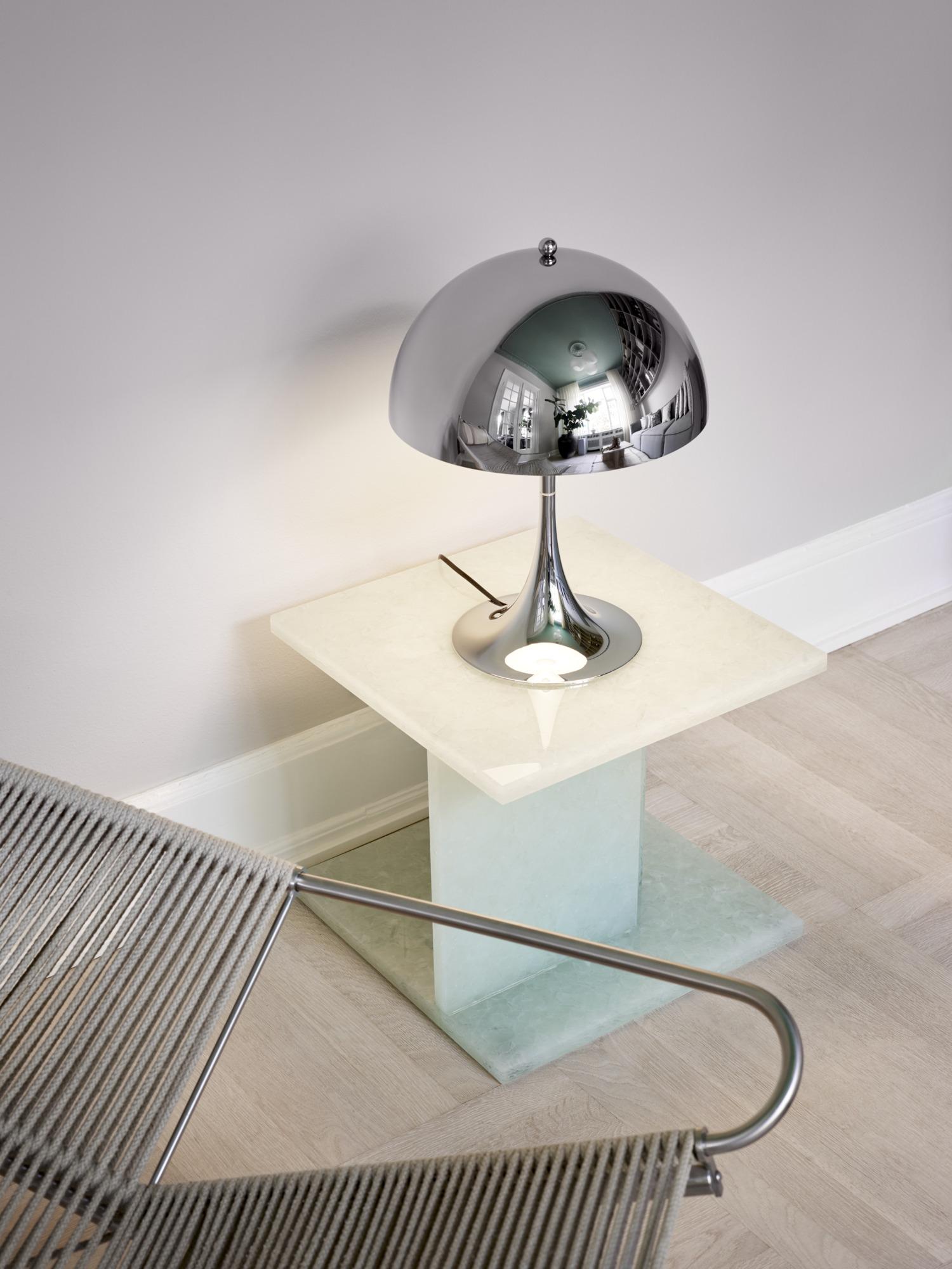 For Sale: Silver (chrome.jpg) Louis Poulsen Panthella 320 Table Lamp by Verner Panton 4