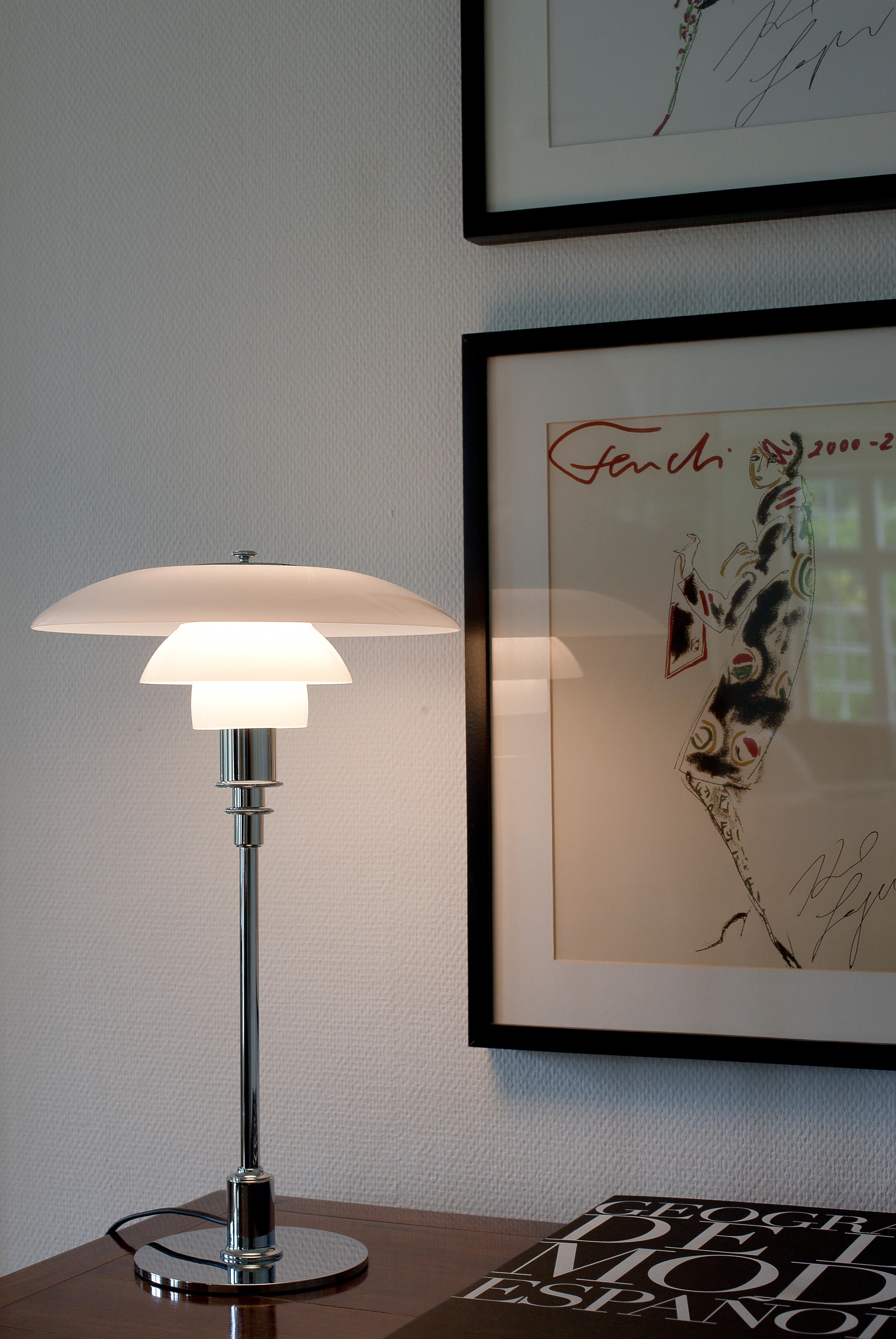 En vente : Silver (chrome.jpg) Lampe de bureau Louis Poulsen PH 3/2 par Poul Henningsen 5