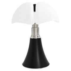 Lámpara de mesa Pipistrello negra de Gae Aulenti para Martinelli Luce