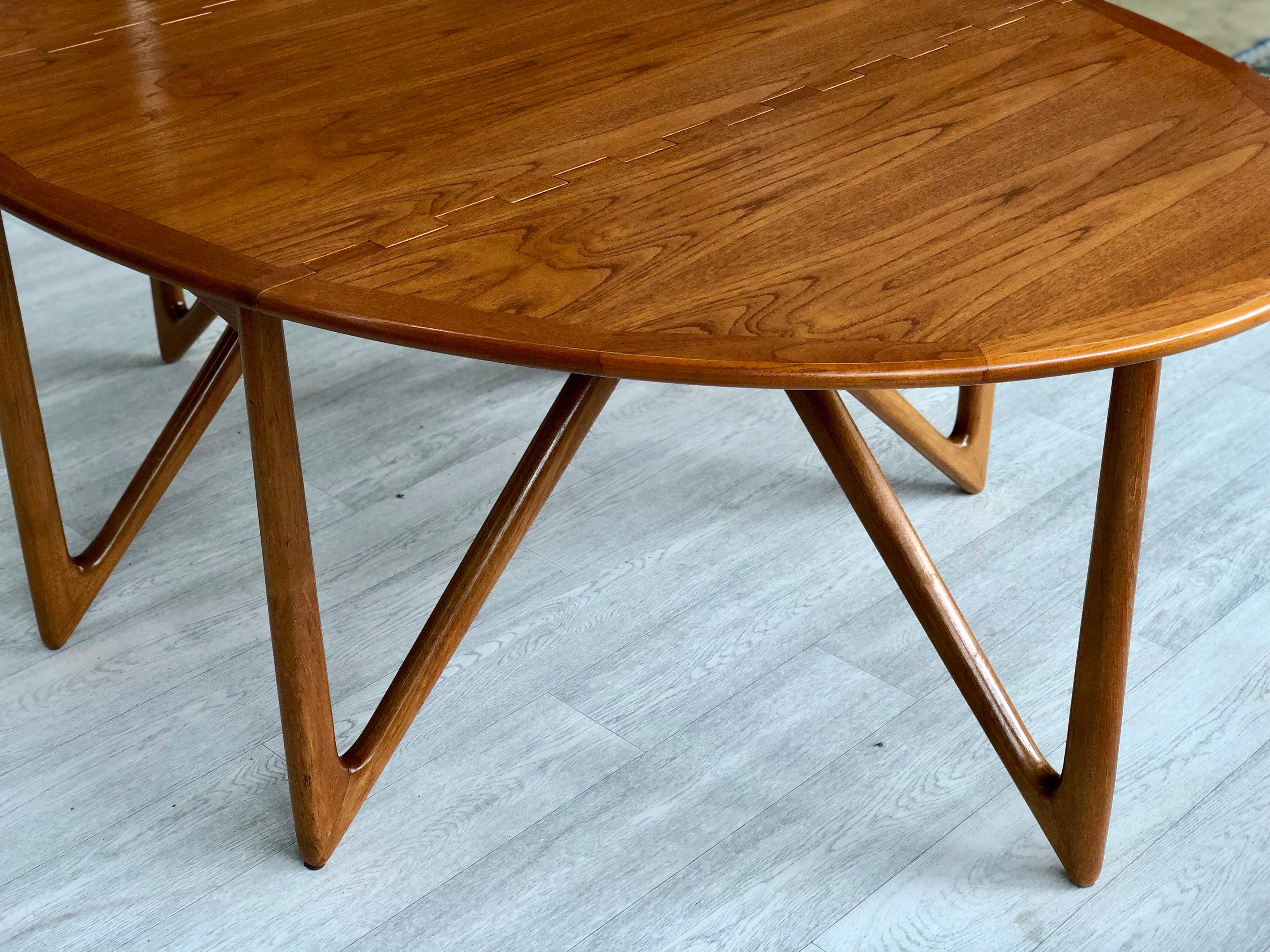 Niels Koefoed Teakholz-Esstisch Nr. 304, dänischer Midcentury-Stil, Gate-Leg im Angebot 6