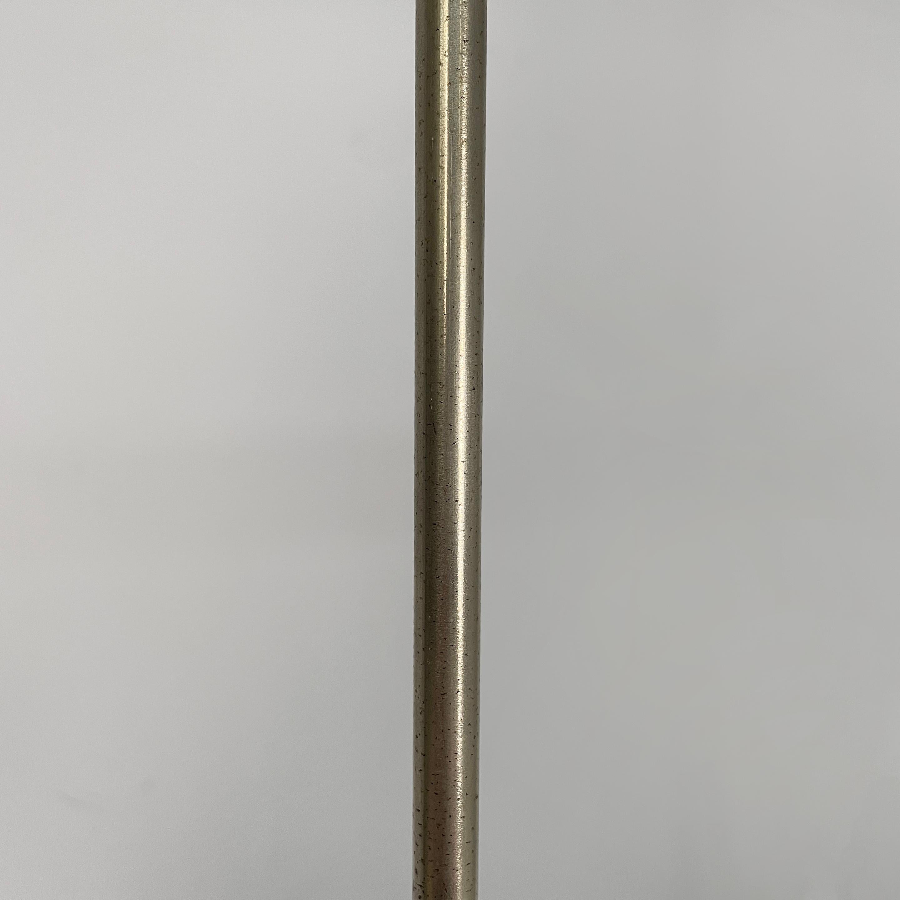 Lampadari italiani di metà secolo in vetro opalino bianco, anni '70 in vendita 3