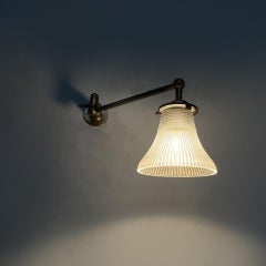 Lampada da parete italiana di metà secolo in ottone e vetro, anni '40