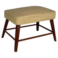 Italian Art Deco pouf in wood and beige satin, 1940s
