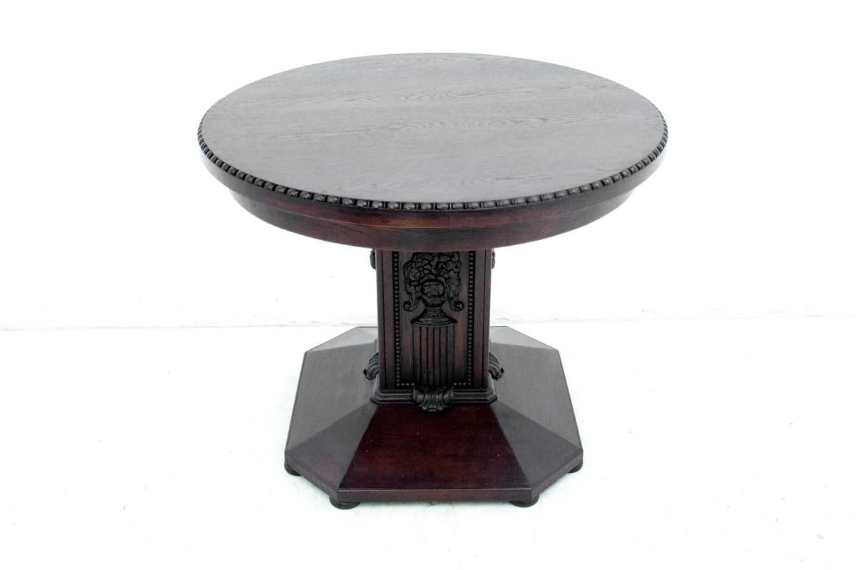 Antiker Tisch + Stühle, Westeuropa, Anfang 20. Jahrhundert. (Art nouveau) im Angebot