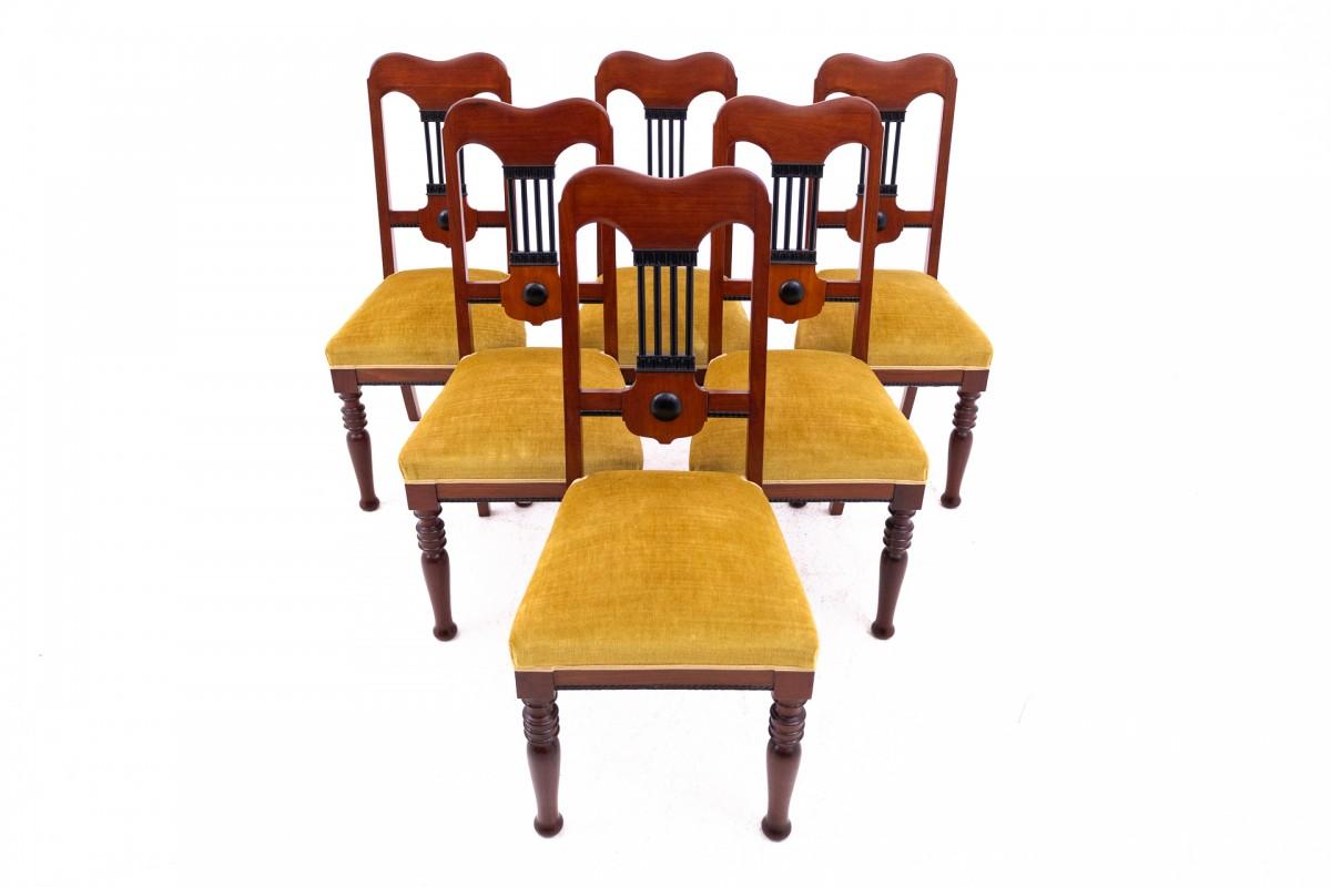 Empire A table and four chairs from the early 20th century. For Sale