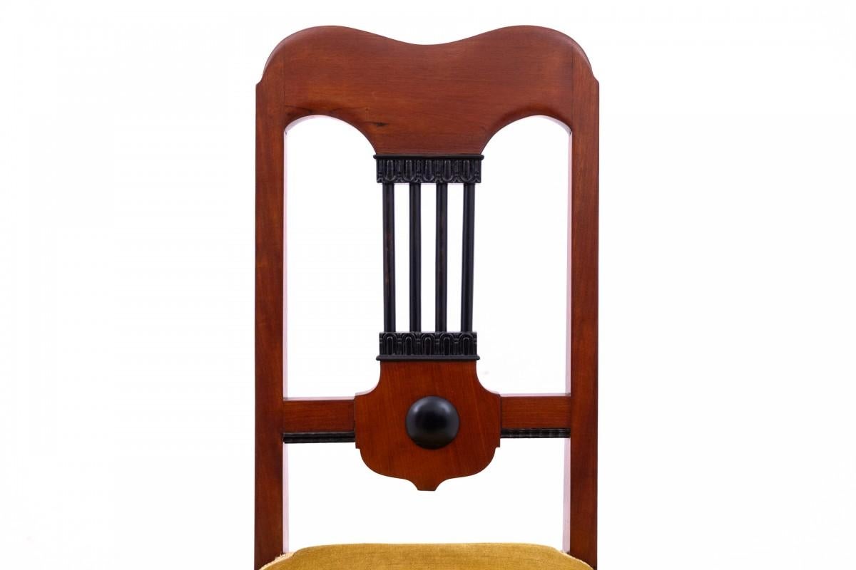 Fabric A table and four chairs from the early 20th century. For Sale