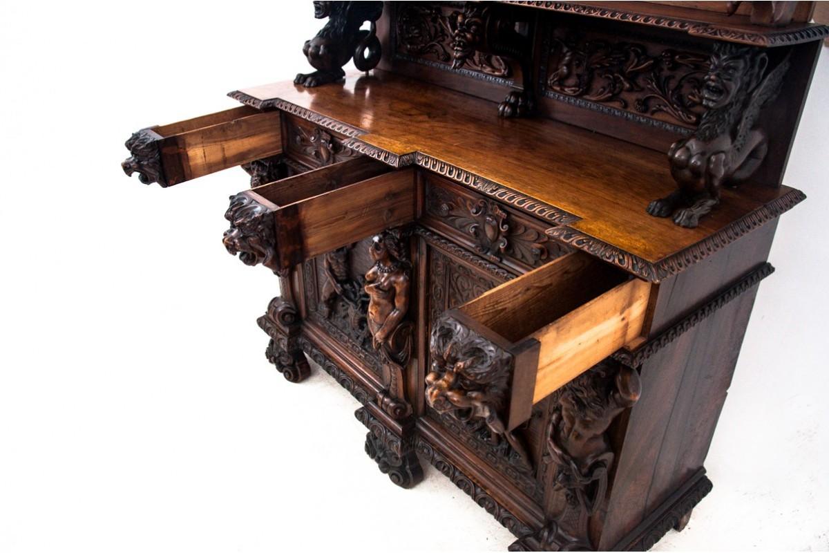 Renaissance sideboard, France, circa 1790. In Good Condition For Sale In Chorzów, PL