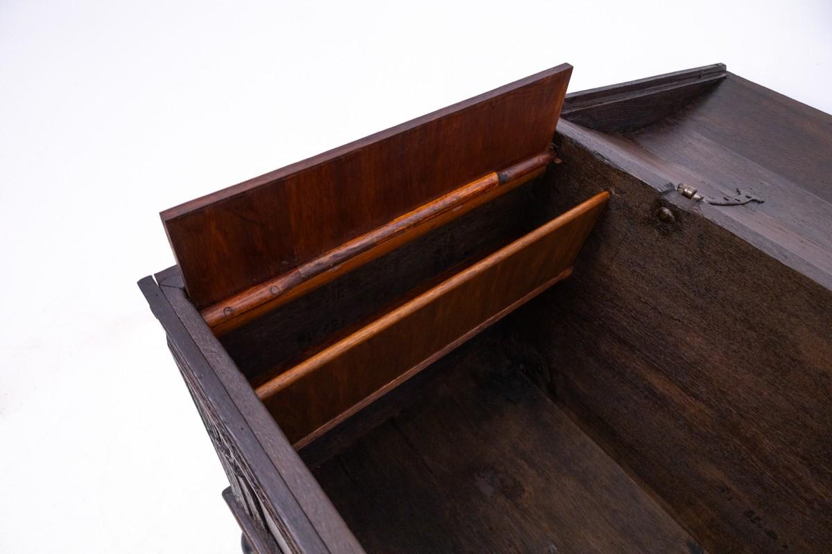 XIXe siècle Coffre ancien du milieu du 19ème siècle, France. en vente