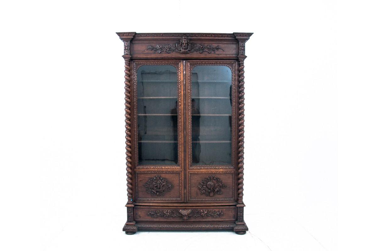 Library in the neo-renaissance style, circa 1890.

Very good condition.

Wood: oak

dimensions: height 253 cm width 165 cm depth 56 cm