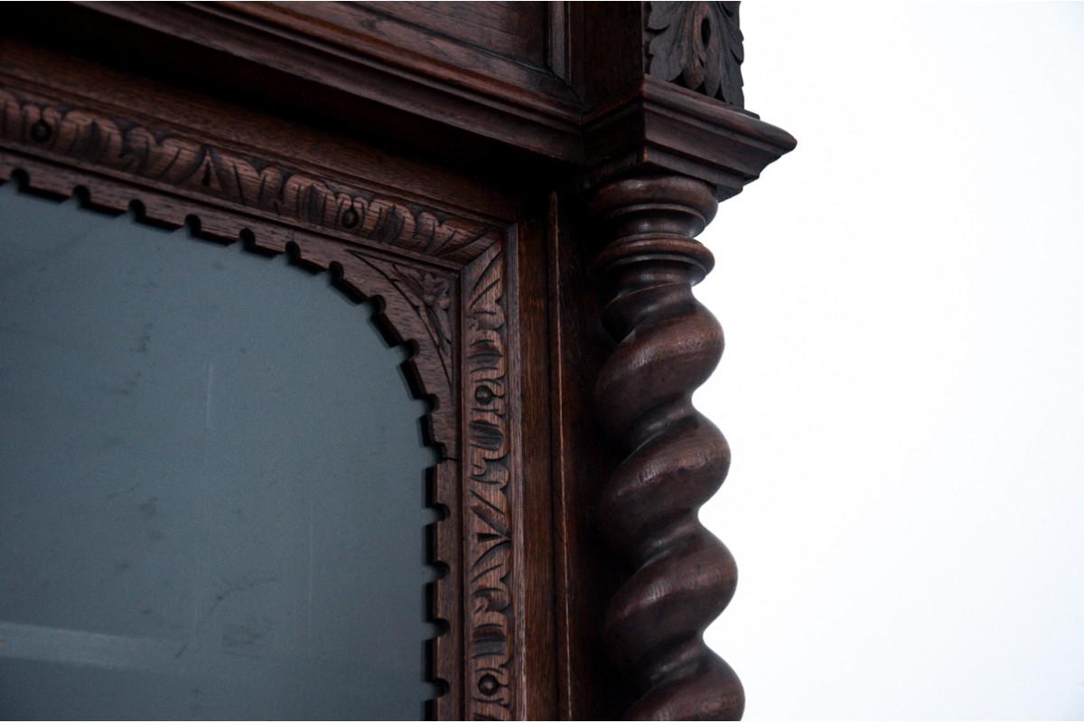 Oak Library in the neo-renaissance style, circa 1890. For Sale