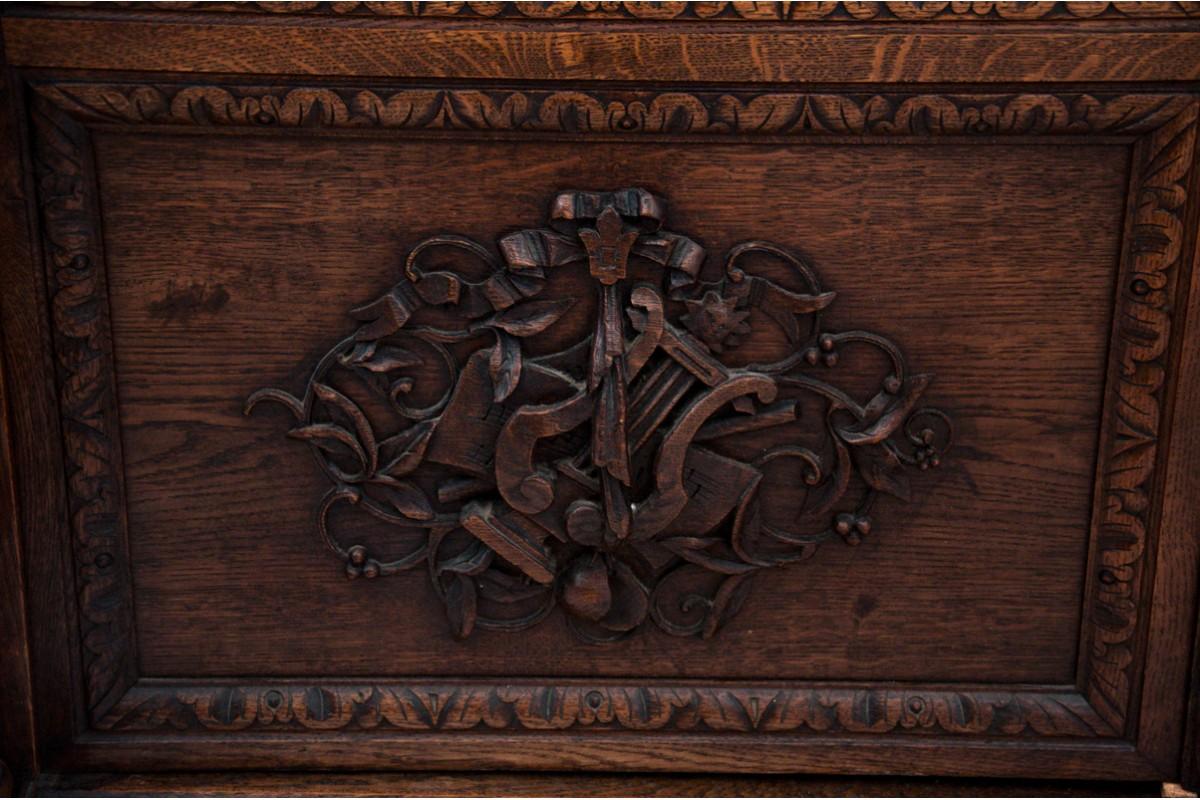 Library in the neo-renaissance style, circa 1890. For Sale 2