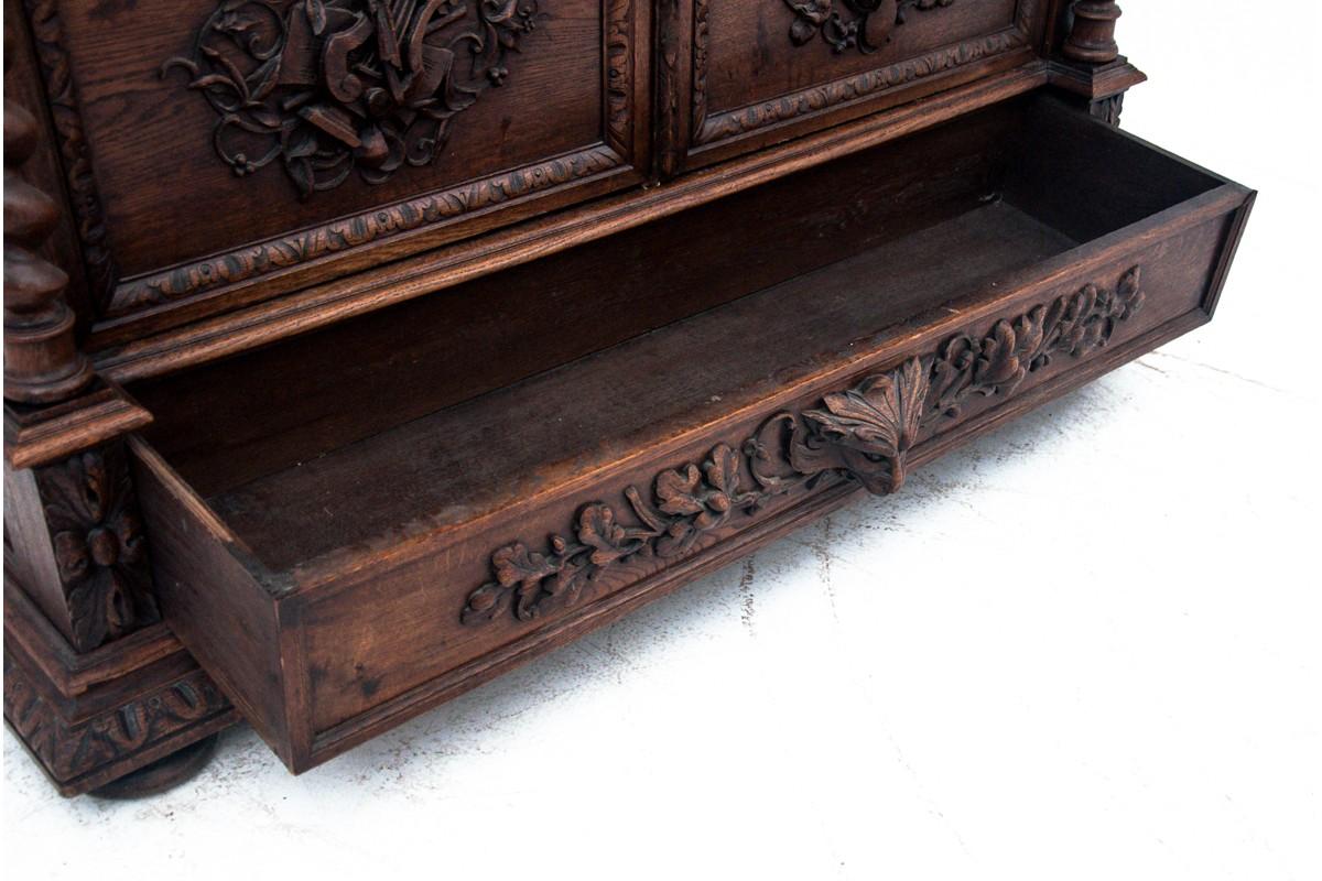 Library in the neo-renaissance style, circa 1890. For Sale 4