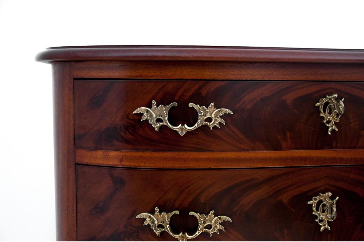 Walnut Functional antique chest of drawers, Northern Europe, circa 1900. For Sale