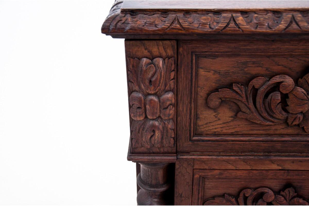 Commode ancienne, France, vers 1885. en vente 2