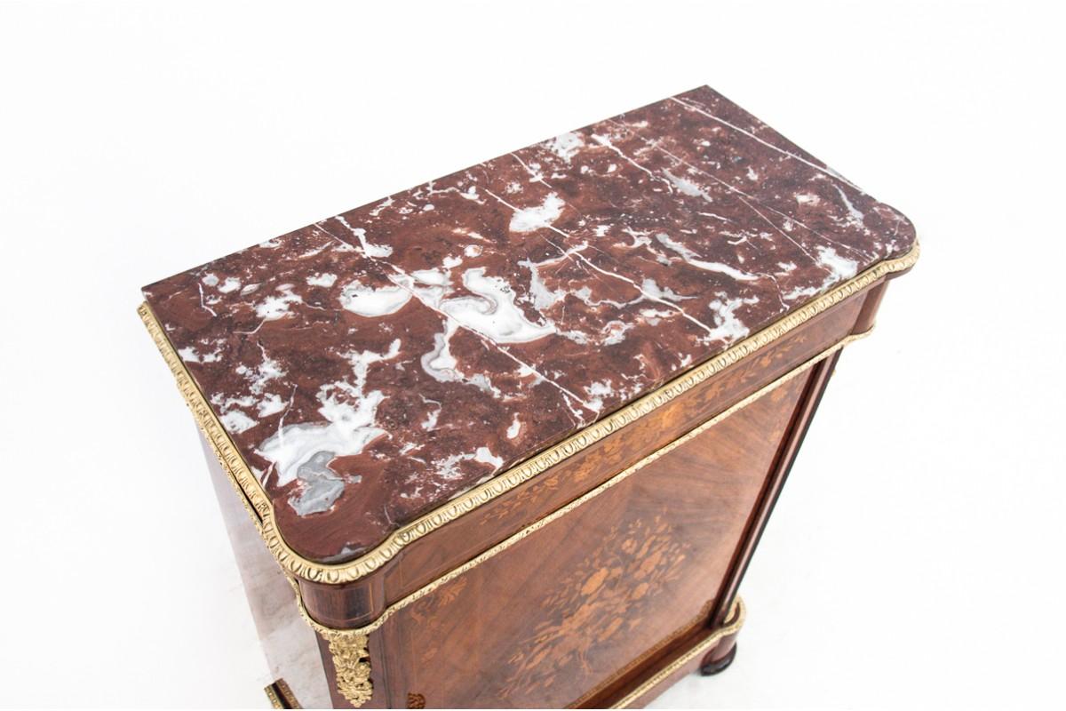 Noce Antica cassettiera intarsiata, Europa del Nord, 1890 circa. in vendita