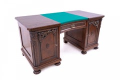 Antique oak desk, Germany, late 19th century. After renovation.