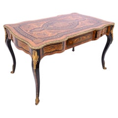 Bureau marqueté de style Louis XV, France, fin du XIXe siècle.
