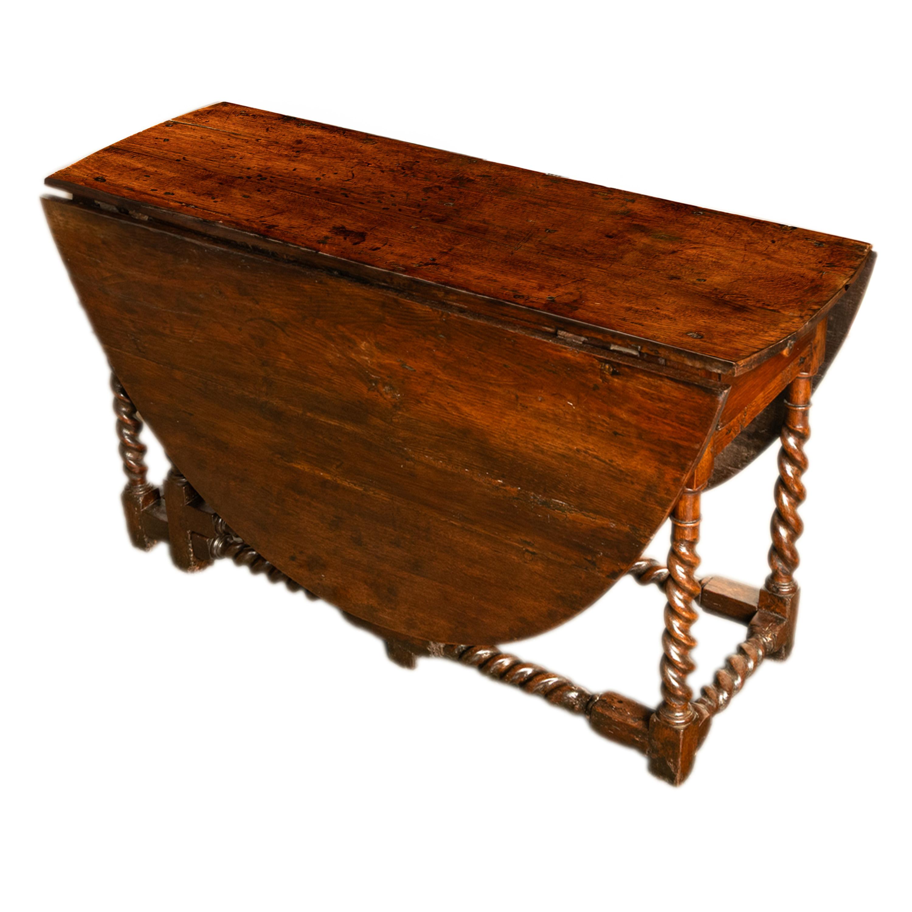 Chêne Table de salle à manger ancienne du 17e siècle en Oak Oak Twist Gateleg 1690 en vente