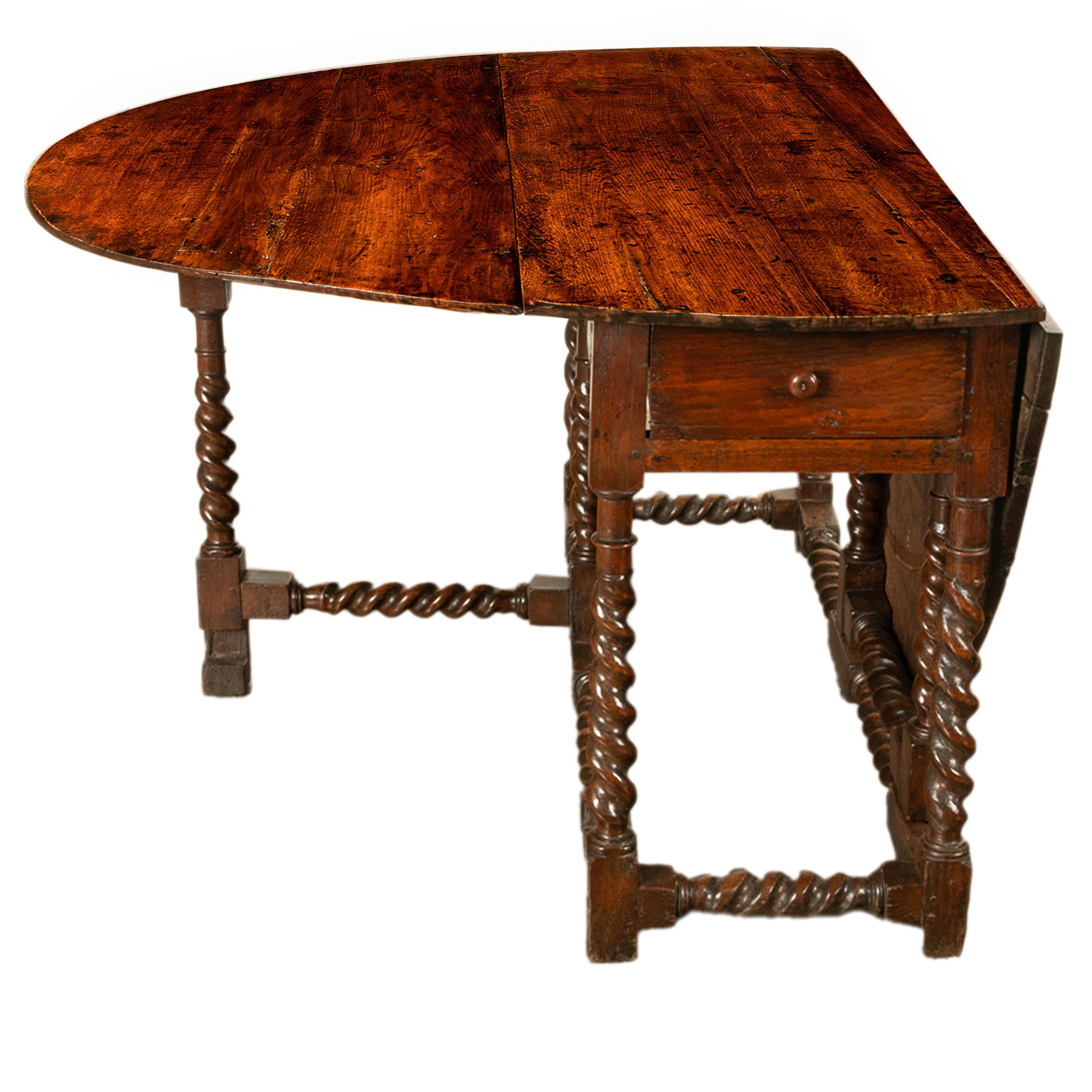 Table de salle à manger ancienne du 17e siècle en Oak Oak Twist Gateleg 1690 en vente 3