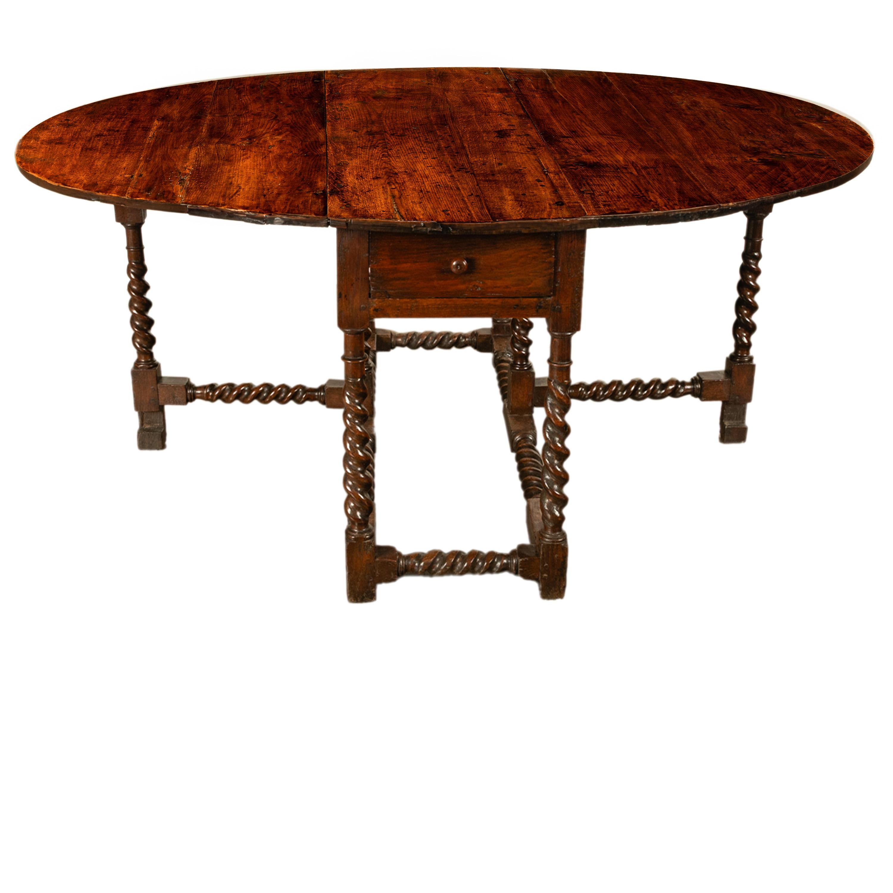 Table de salle à manger ancienne du 17e siècle en Oak Oak Twist Gateleg 1690 en vente 4