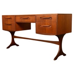 Original-Schreibtisch im dänischen Mid-Century-Modern-Stil aus Teakholz, G-Plan „Fresco“, 1966
