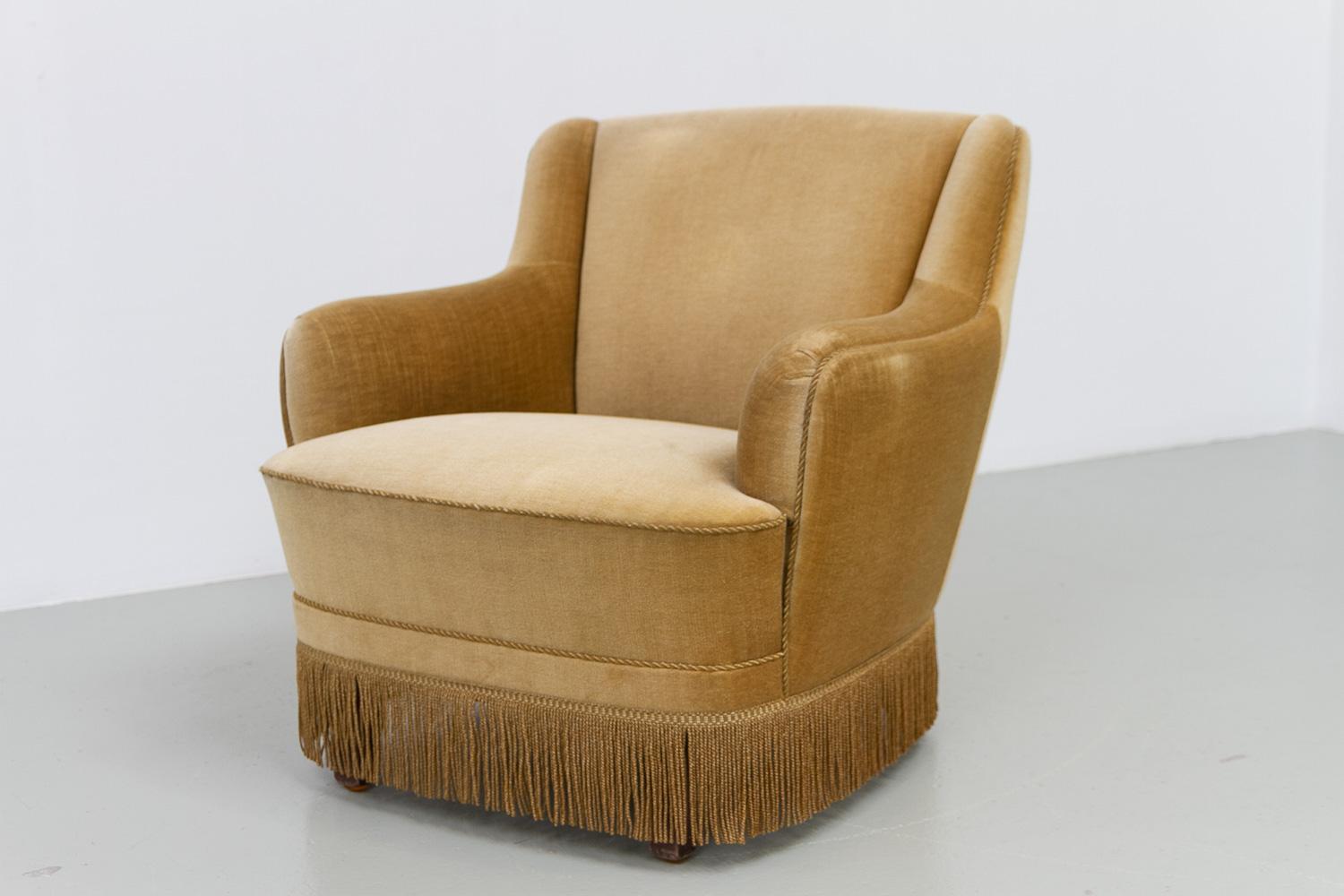 Sedia da salotto danese in velluto di metà secolo, anni '60. in vendita 6