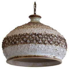Lámpara colgante de cerámica y cadena de estilo moderno danés, de Kingo Keramik, década de 1960.