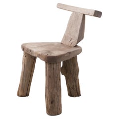 Sedia da sala a tre gambe in legno di olmo grezzo invecchiato, Danimarca, anni '70.