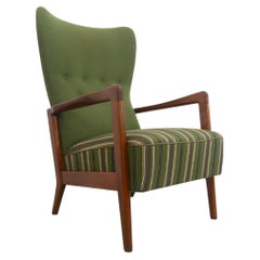 Danish Modern Lounge Chair in Beech and Green Wool by Fritz Hansen, 1940s.