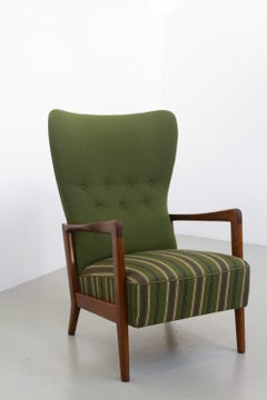 Danish Modern Lounge Chair in Beech and Green Wool by Fritz Hansen, 1940s.