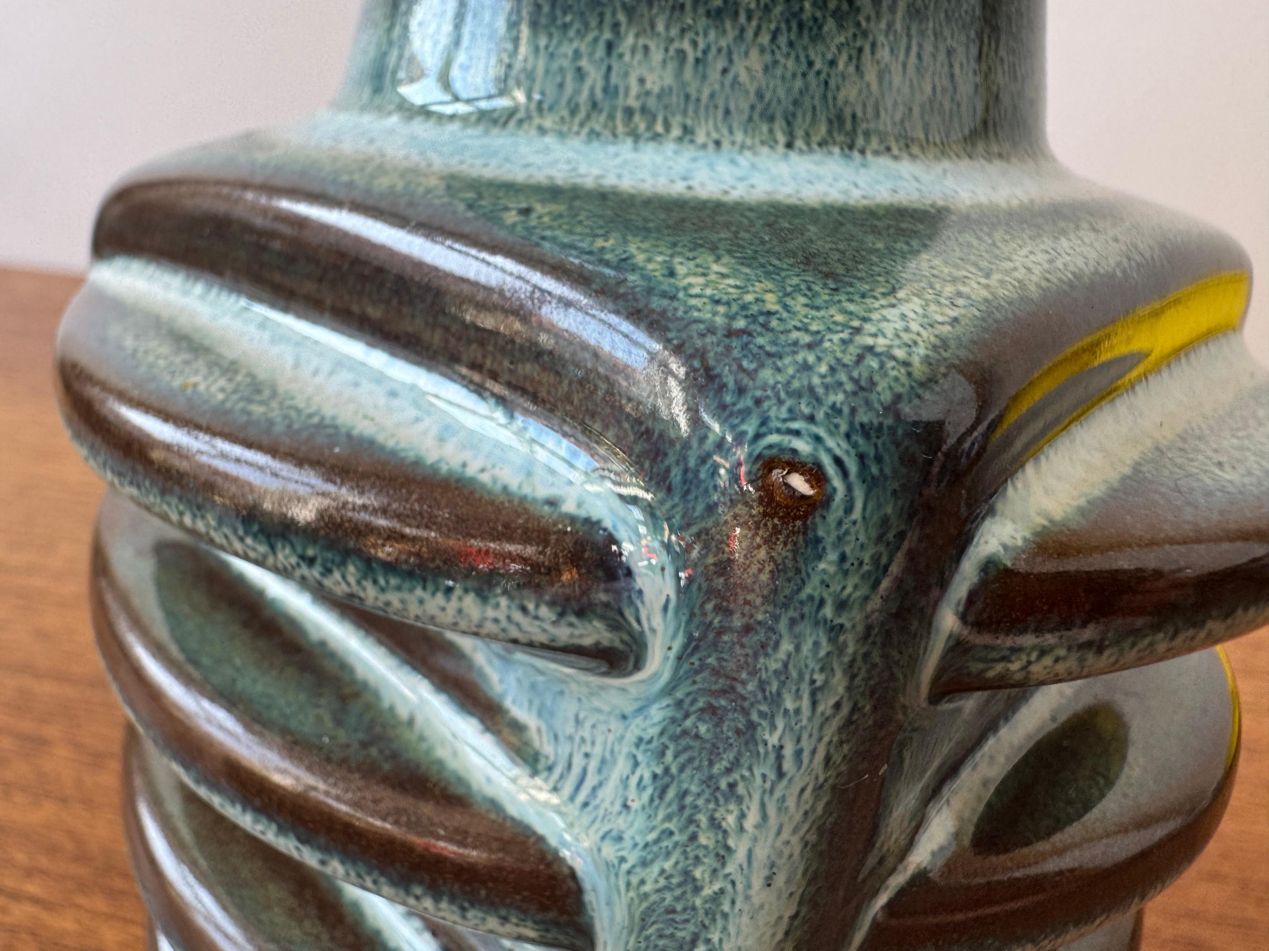 Dänische 1960er Jahre Søholm Skulpturale Keramikvase von Einar Johansen, blau-grüne Glasur (Steingut) im Angebot