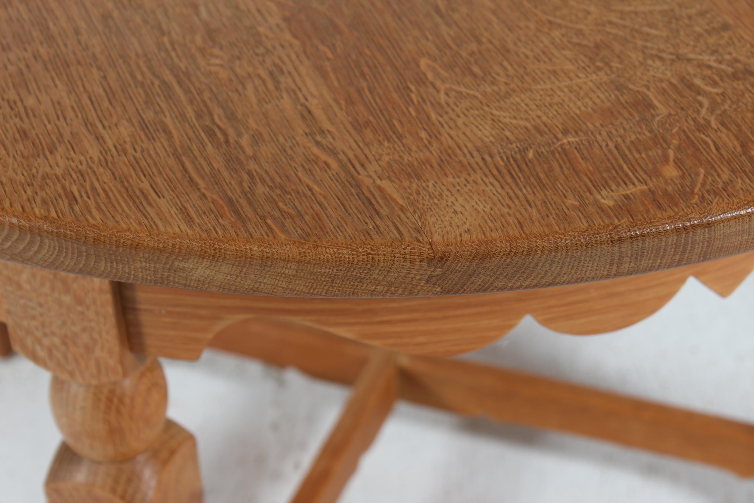 Henning Kjærnulf Style Brutalist Round Coffee Table of Solid Oak 1970s In Good Condition For Sale In Silkeborg, Silkeborg