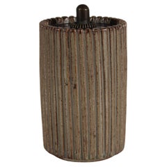 Arne Bang Studio Jarre cannelée en grès 117 Couvercle en bronze Art Déco 1930s Danemark